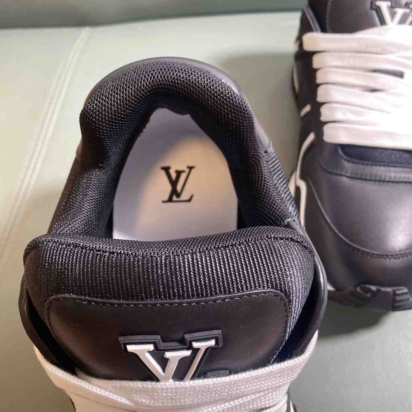 Louis Vuitton Run Away Maxi Sneaker   1AHSS1 - DesignerGu