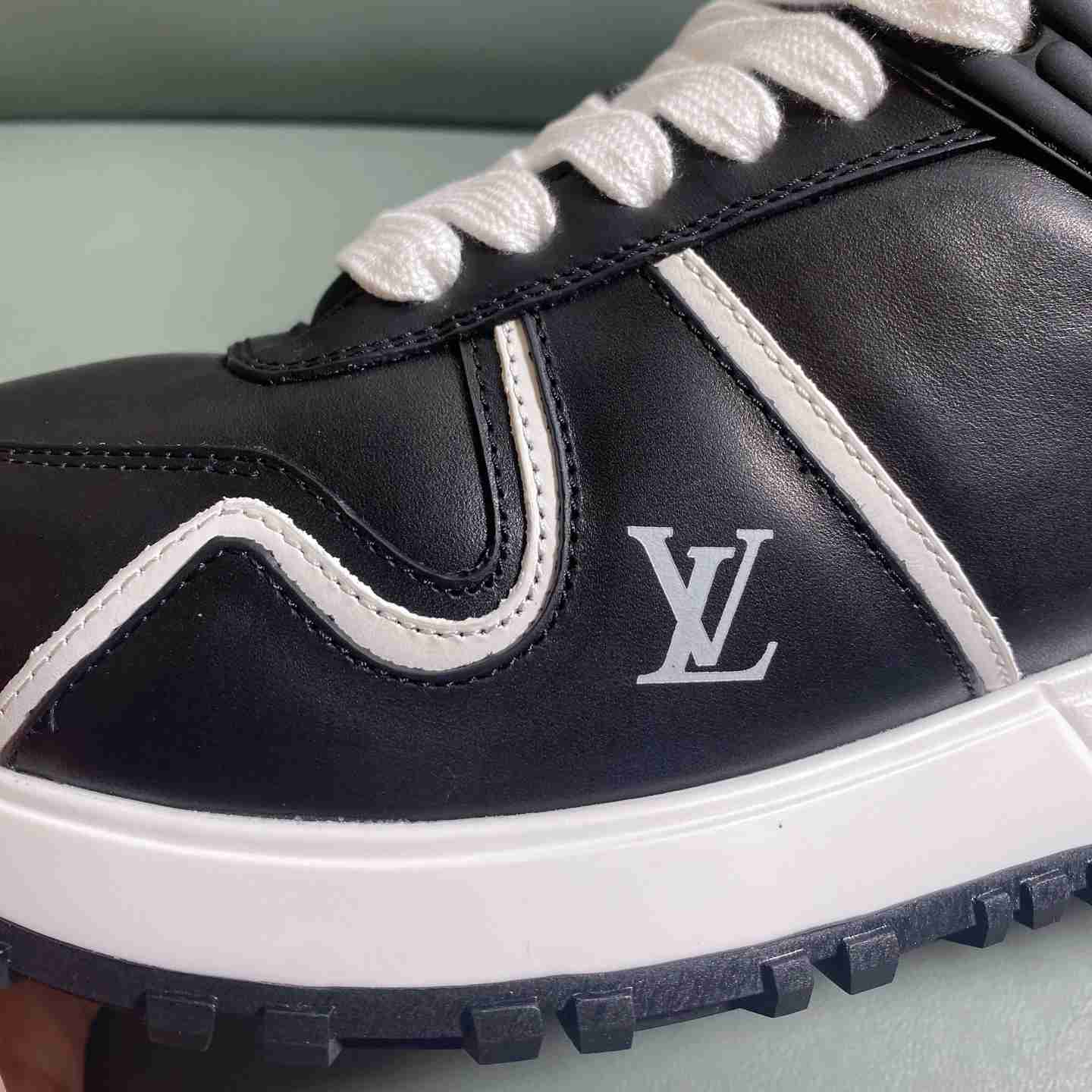 Louis Vuitton Run Away Maxi Sneaker   1AHSS1 - DesignerGu
