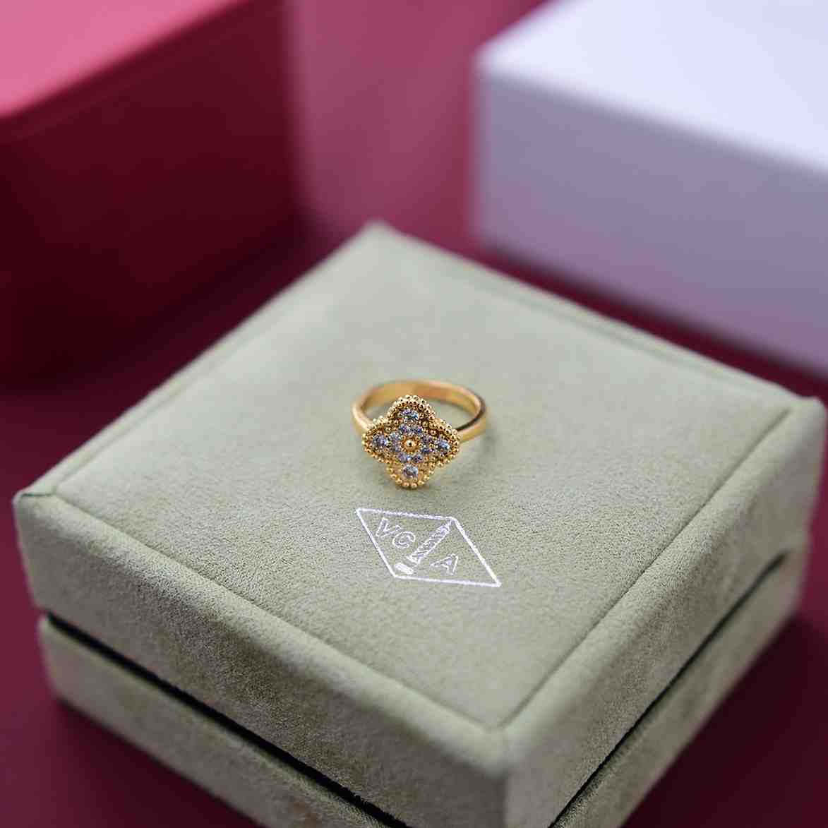 Van Cleef & Arpels Rings - DesignerGu