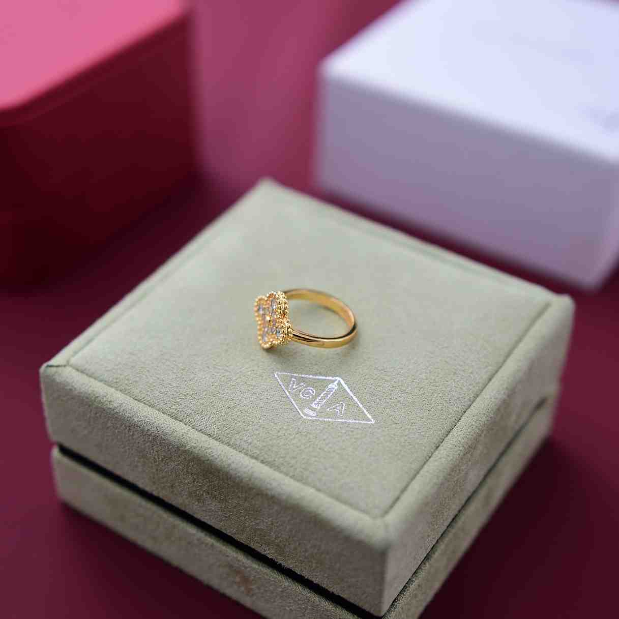 Van Cleef & Arpels Rings - DesignerGu