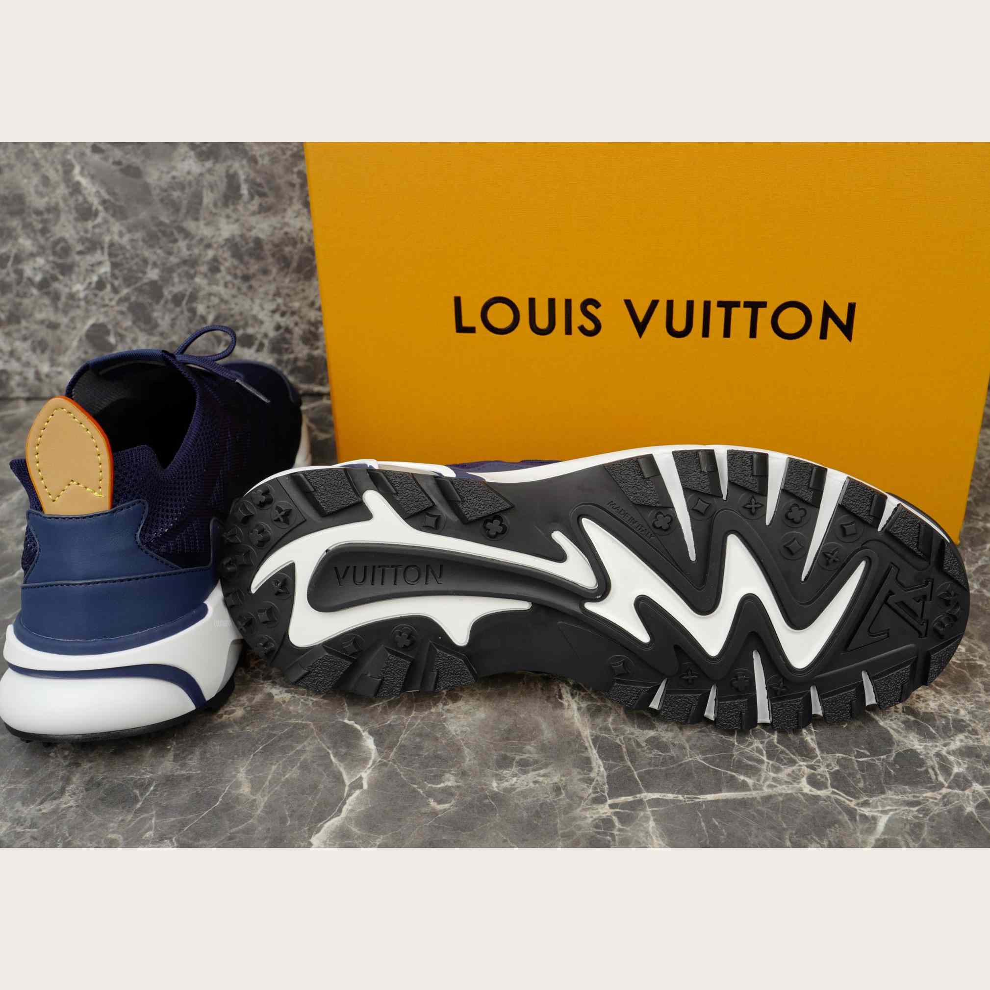 Louis Vuitton LV Runner Tatic Sneaker   1AILK6 - DesignerGu