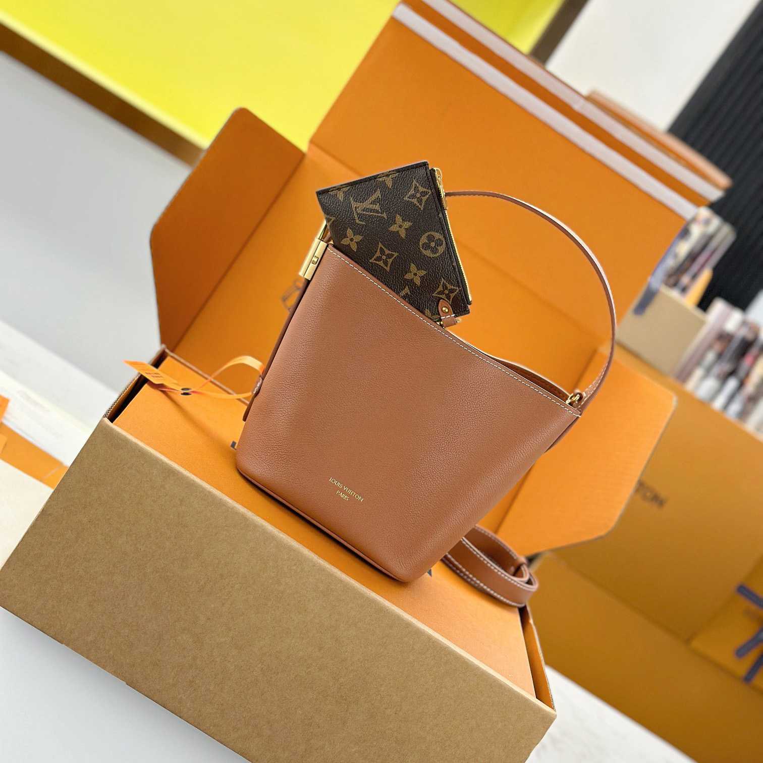 Louis Vuitton Low Key All In BB   M14416 - DesignerGu