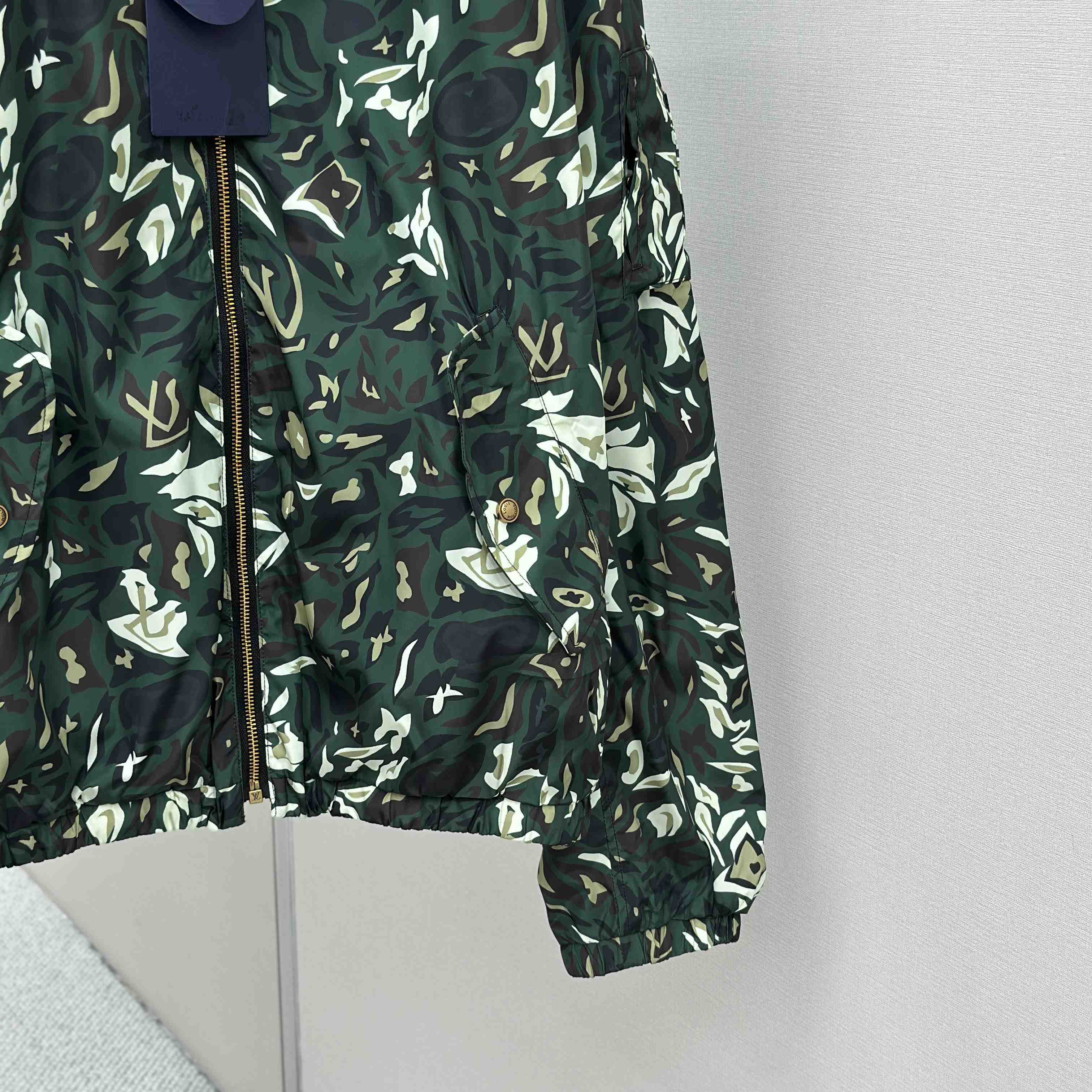 Louis Vuitton Monogram Reversible Windbreaker   1AILQT - DesignerGu