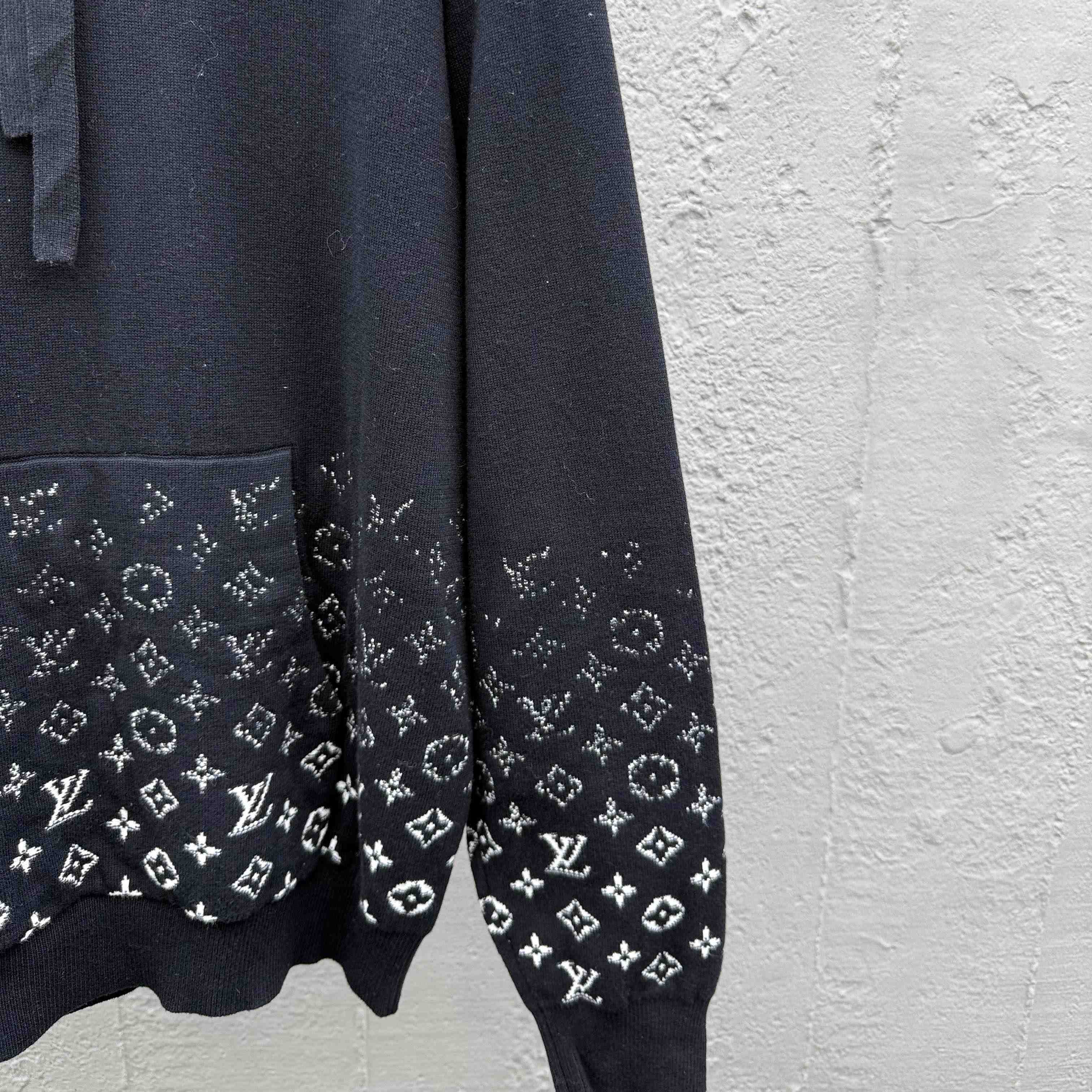 Louis Vuitton Gradient Cotton Hoodie   1AFAQE - DesignerGu