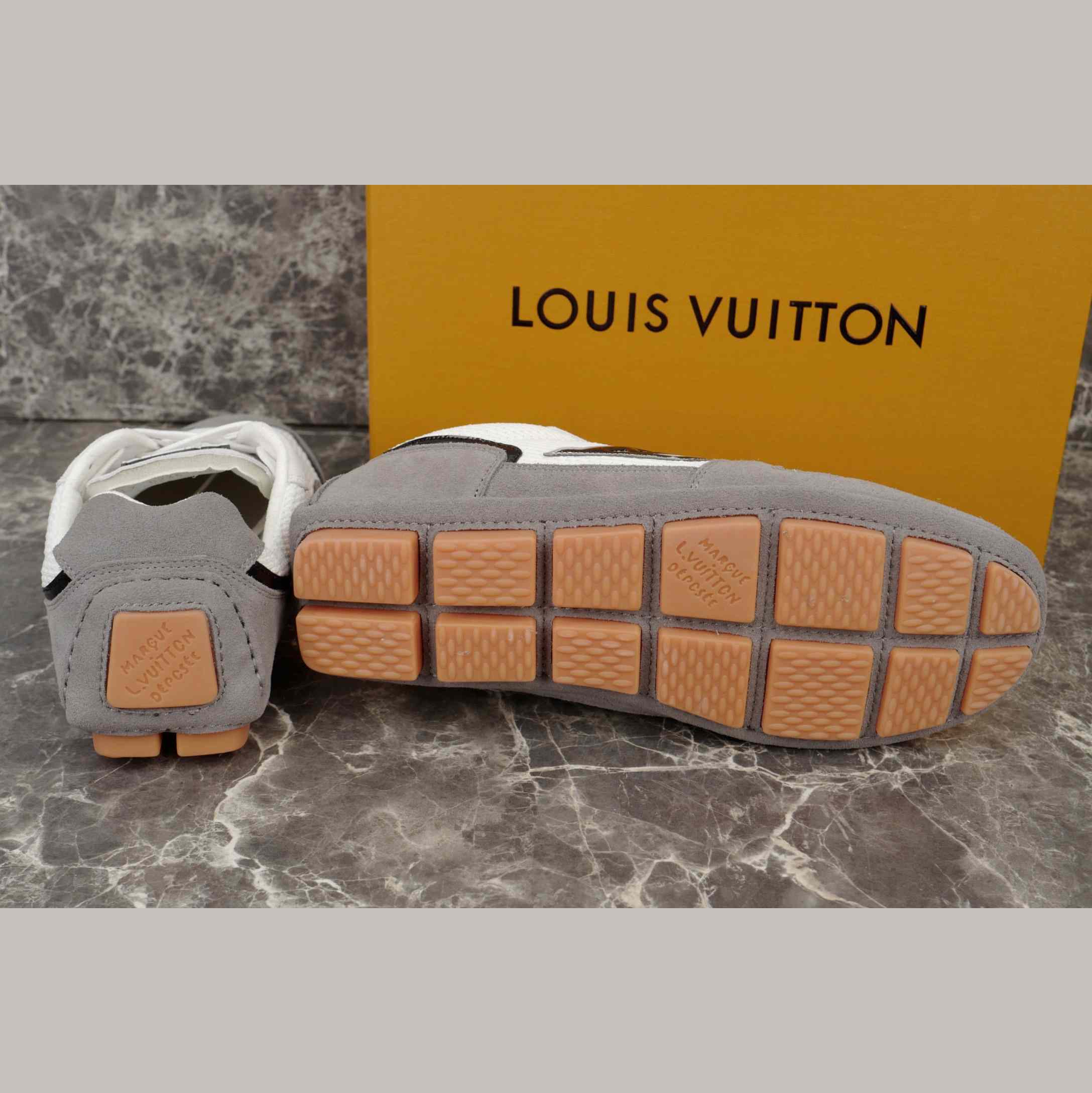 Louis Vuitton LV Rally Sneaker   1AHWXT - DesignerGu