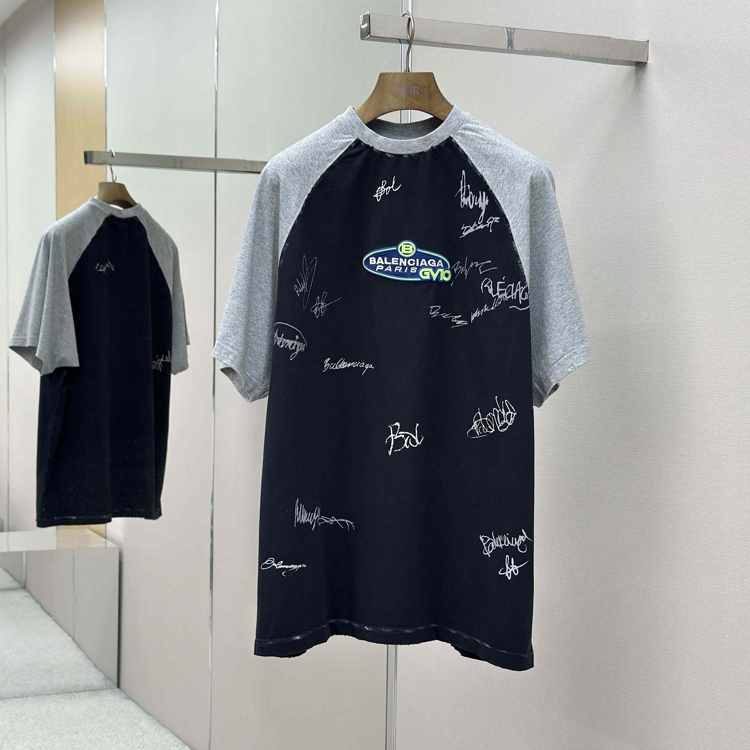 Balenciaga Taped Balenciaga Back T-Shirt Medium Fit in heather grey dry jersey - DesignerGu