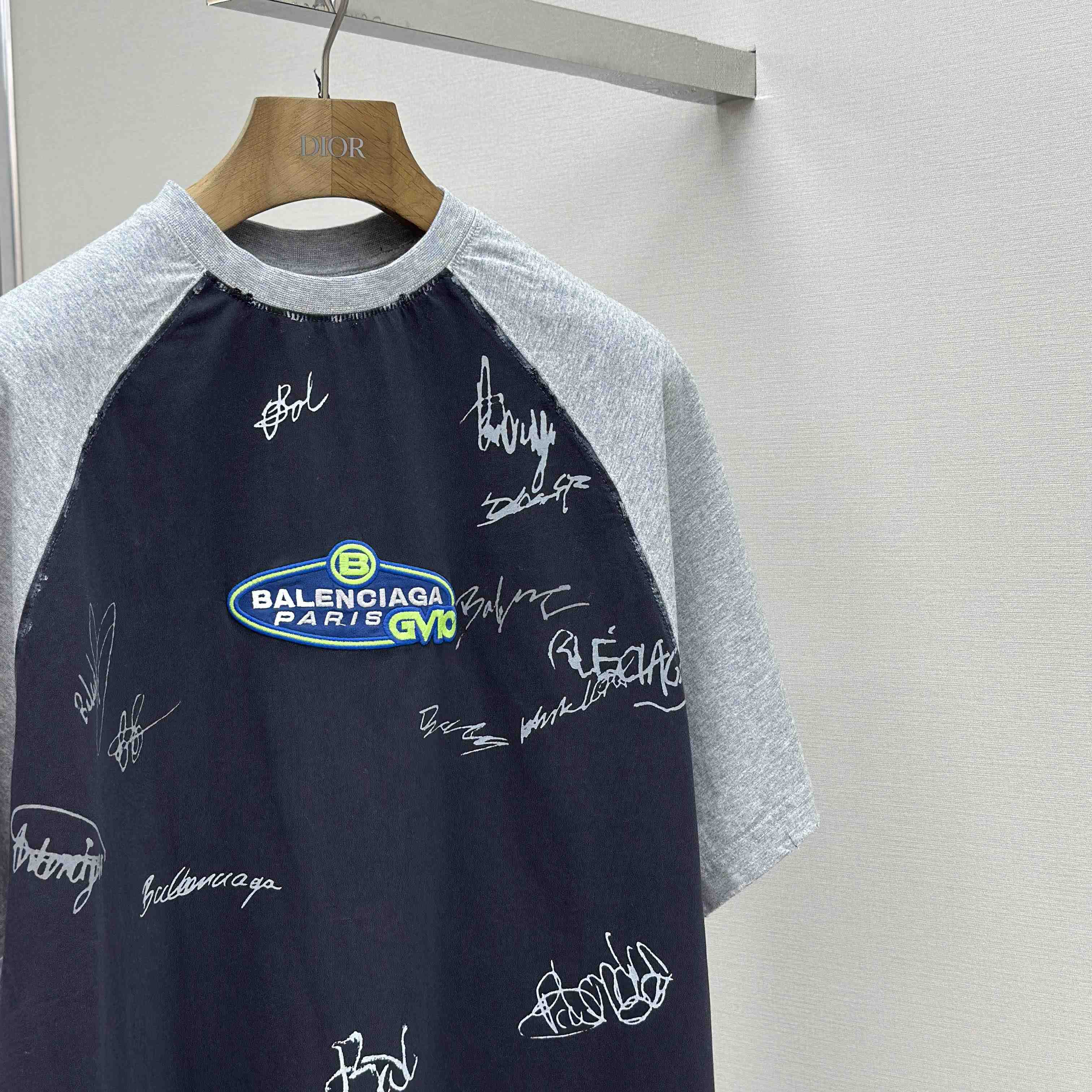 Balenciaga Taped Balenciaga Back T-Shirt Medium Fit in heather grey dry jersey - DesignerGu