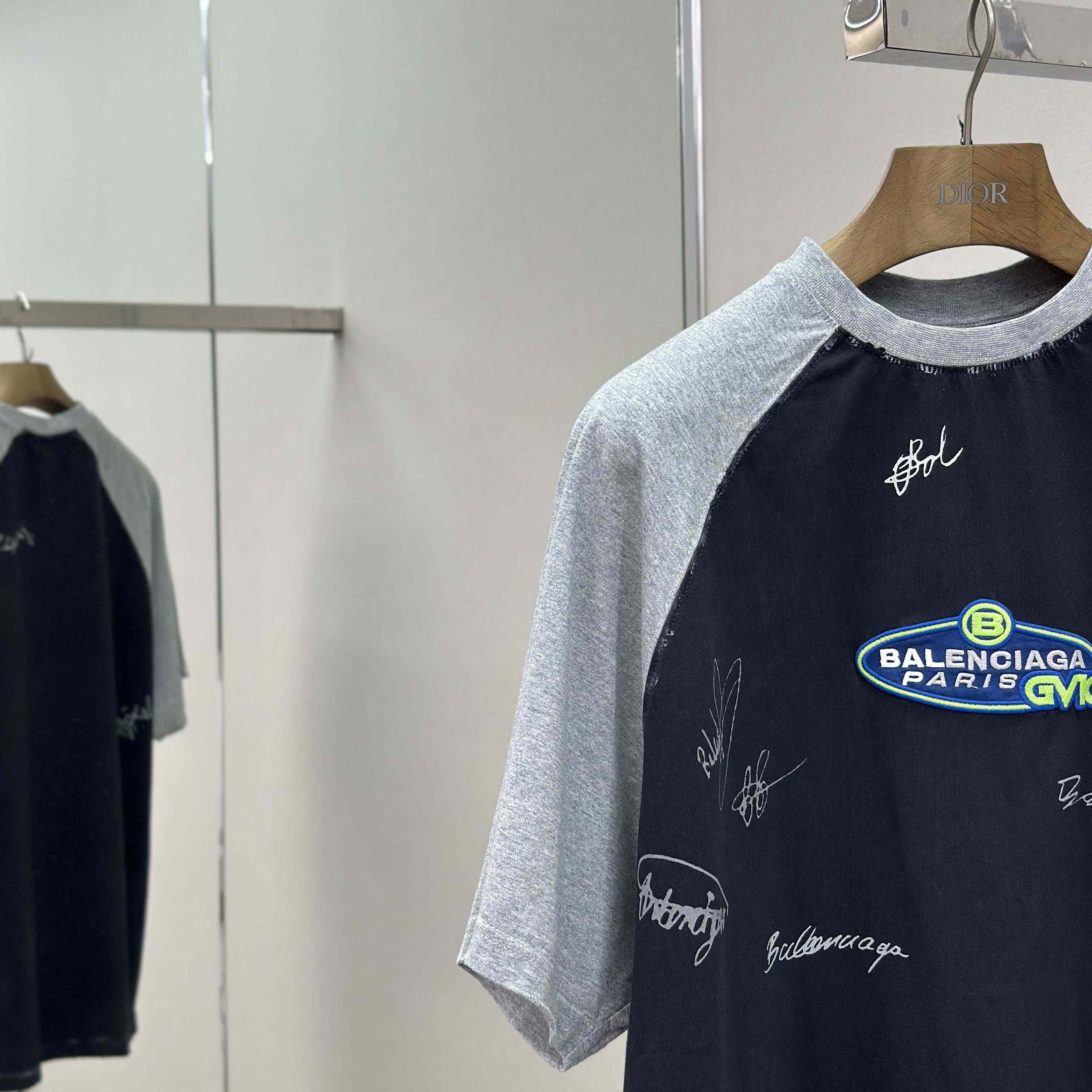 Balenciaga Taped Balenciaga Back T-Shirt Medium Fit in heather grey dry jersey - DesignerGu