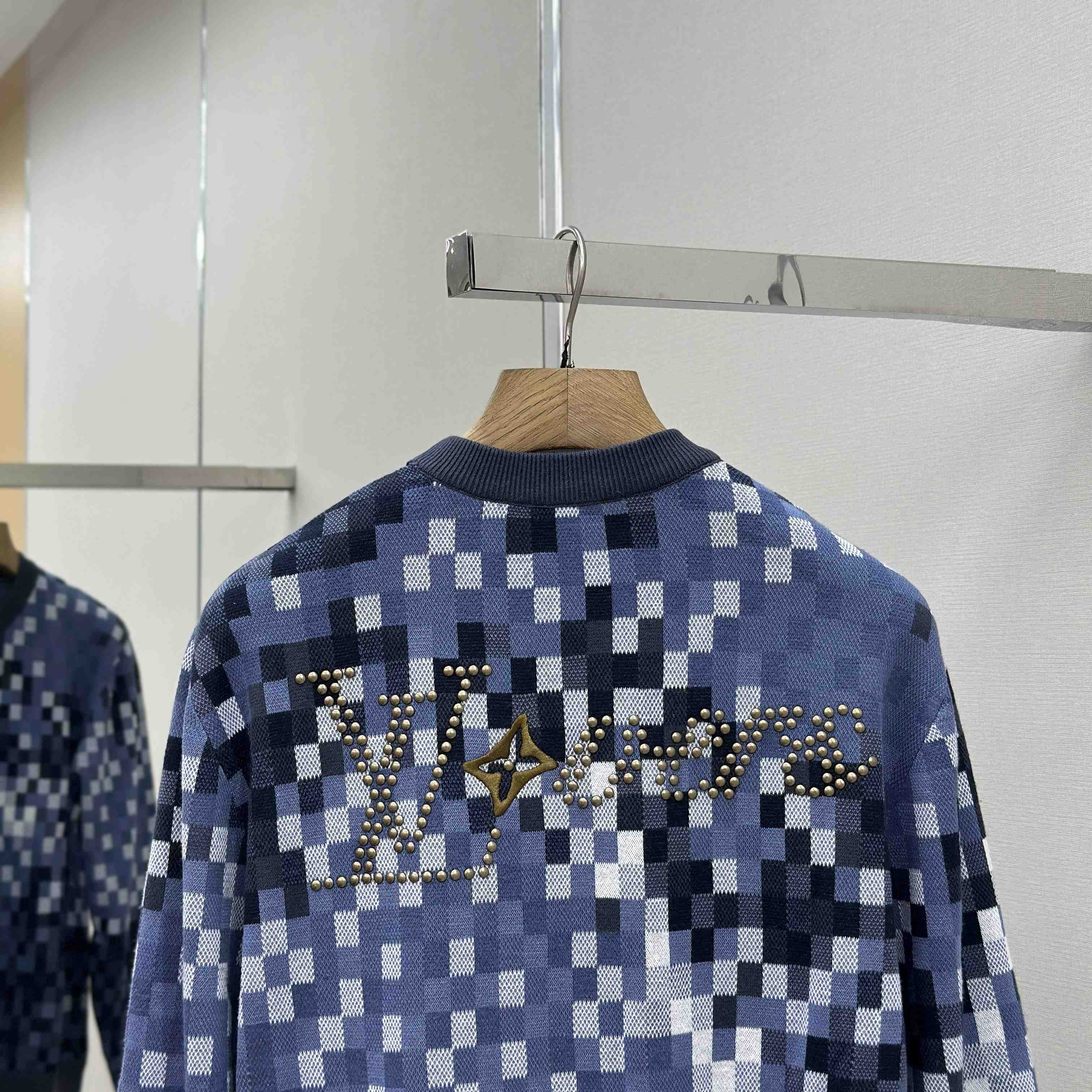 Louis Vuitton LV Vers Damoflage Jacquard Pullover   1AGHTO - DesignerGu