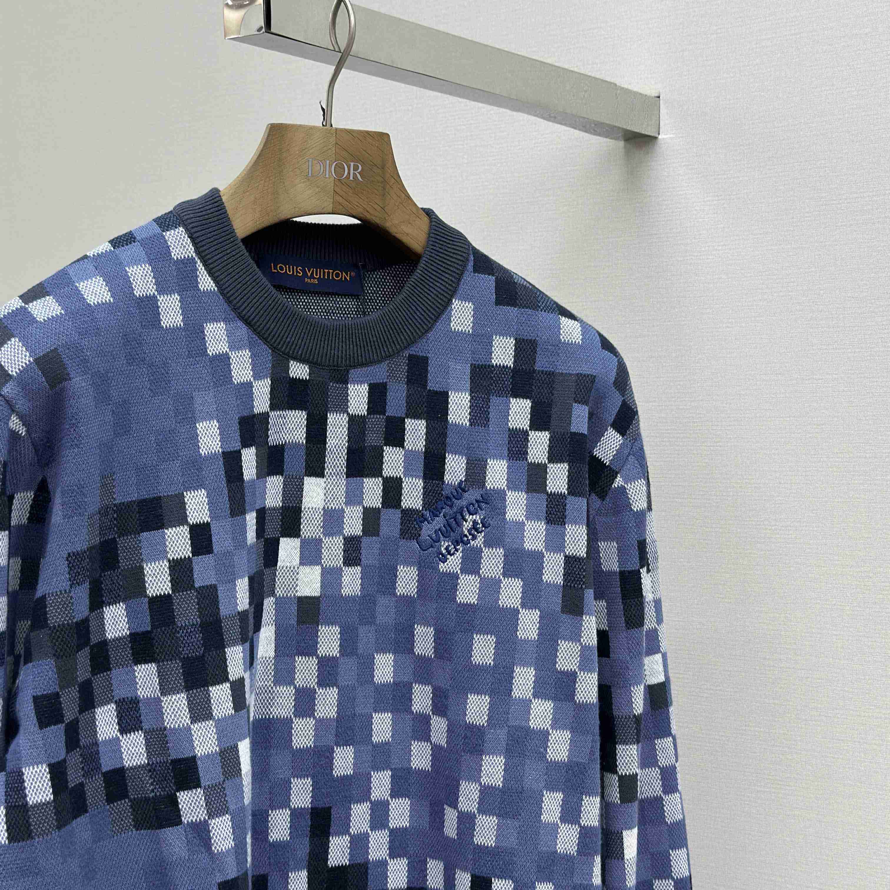 Louis Vuitton LV Vers Damoflage Jacquard Pullover   1AGHTO - DesignerGu