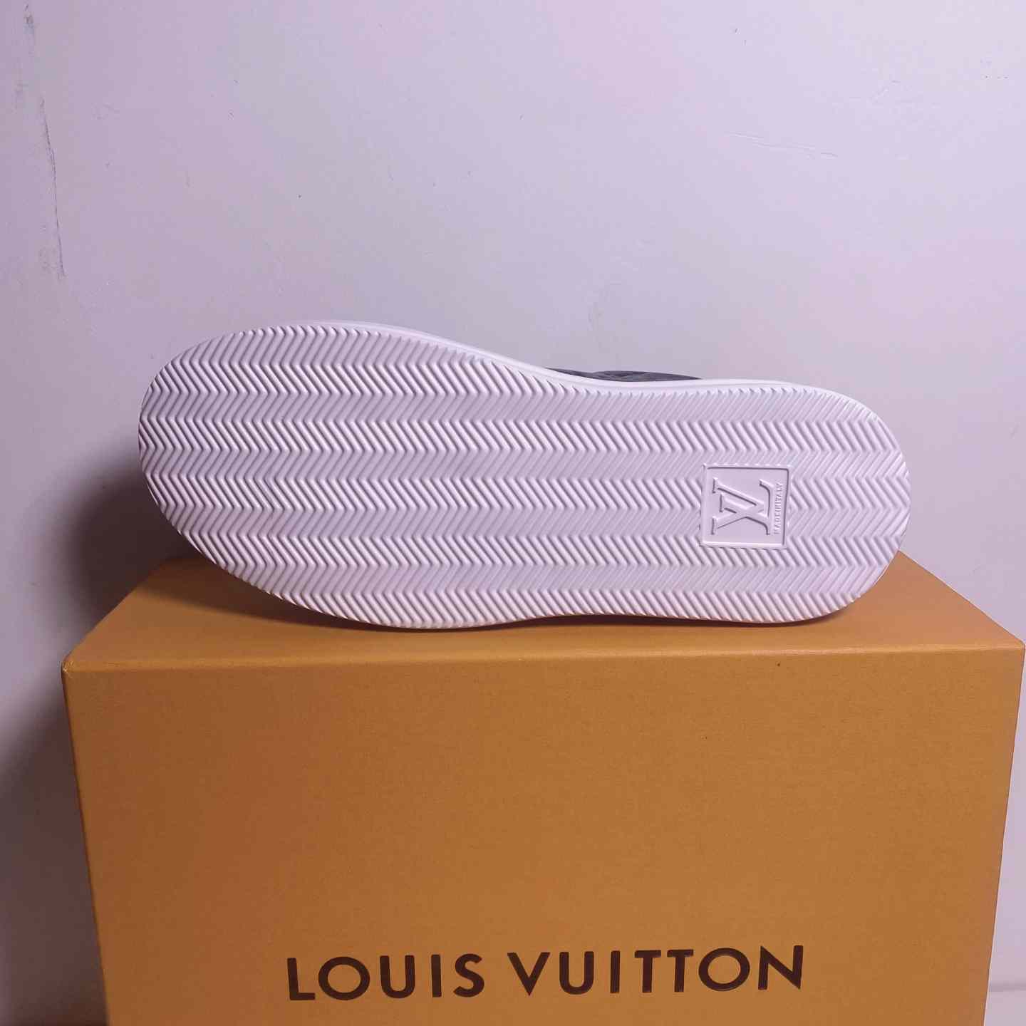 Louis Vuitton Beverly Hills Sneaker   1A8V43 - DesignerGu