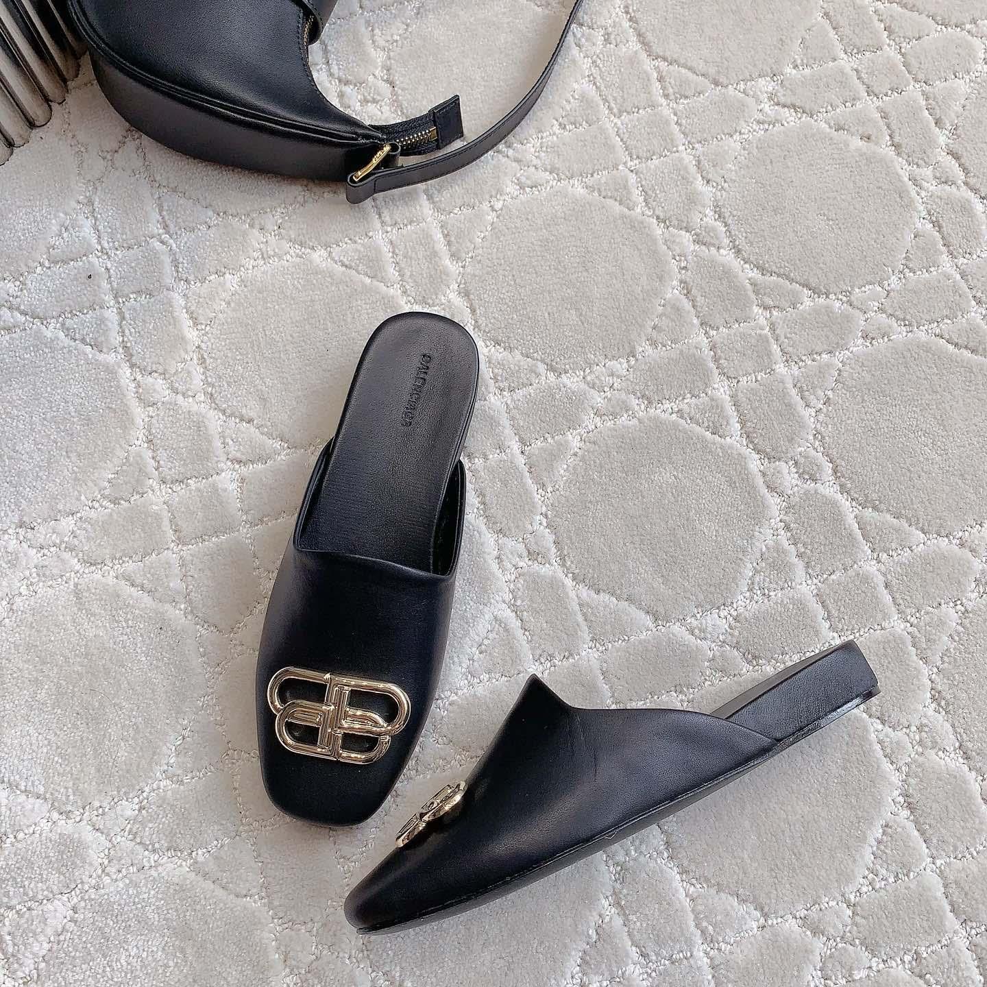 Balenciaga Flat Cosy BB Mule Slide Sandals - DesignerGu
