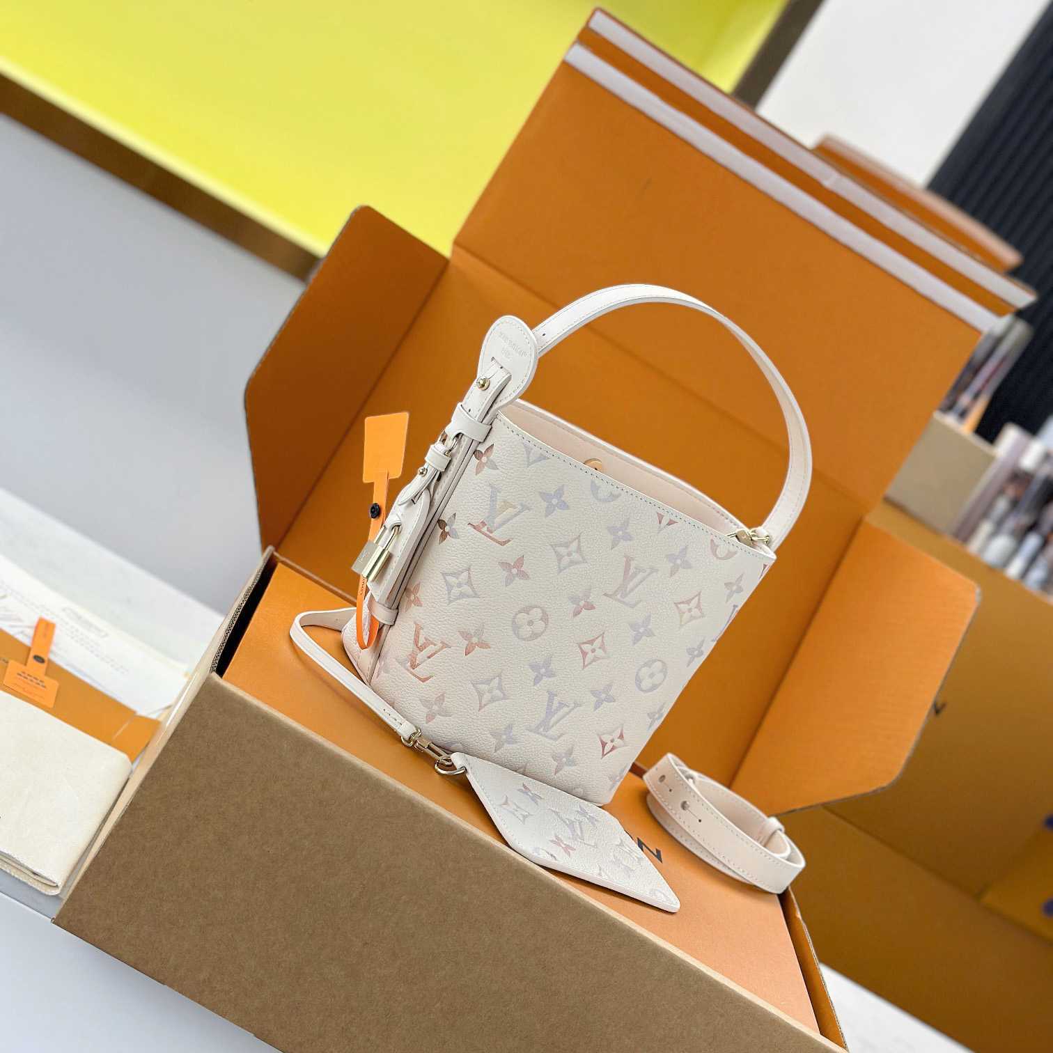 Louis Vuitton All In BB   M25673 - DesignerGu