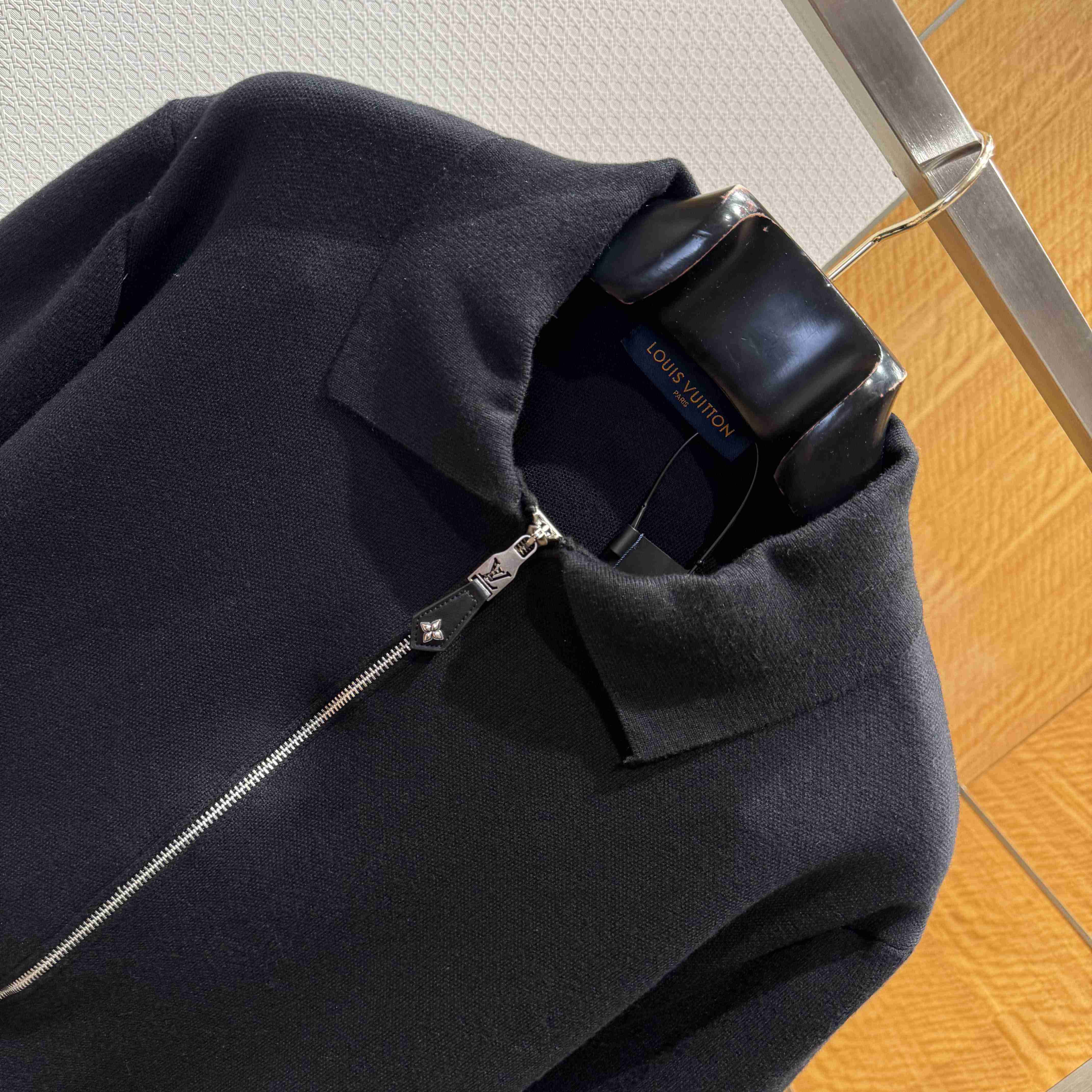 Louis Vuitton Knit Blouson With Leather Details   1AH346 - DesignerGu