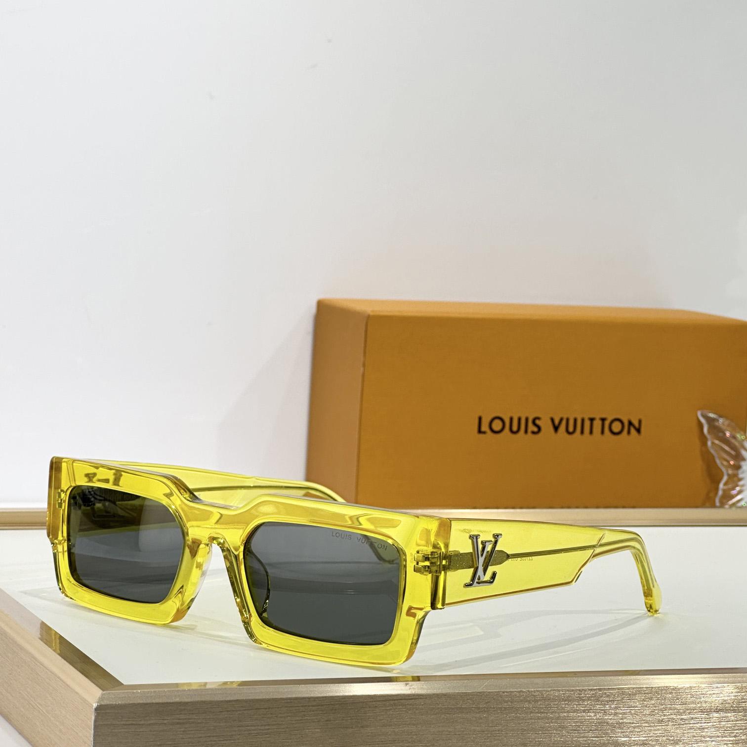 Louis Vuitton LV Clash Low Square Sunglasses   Z2703E - DesignerGu