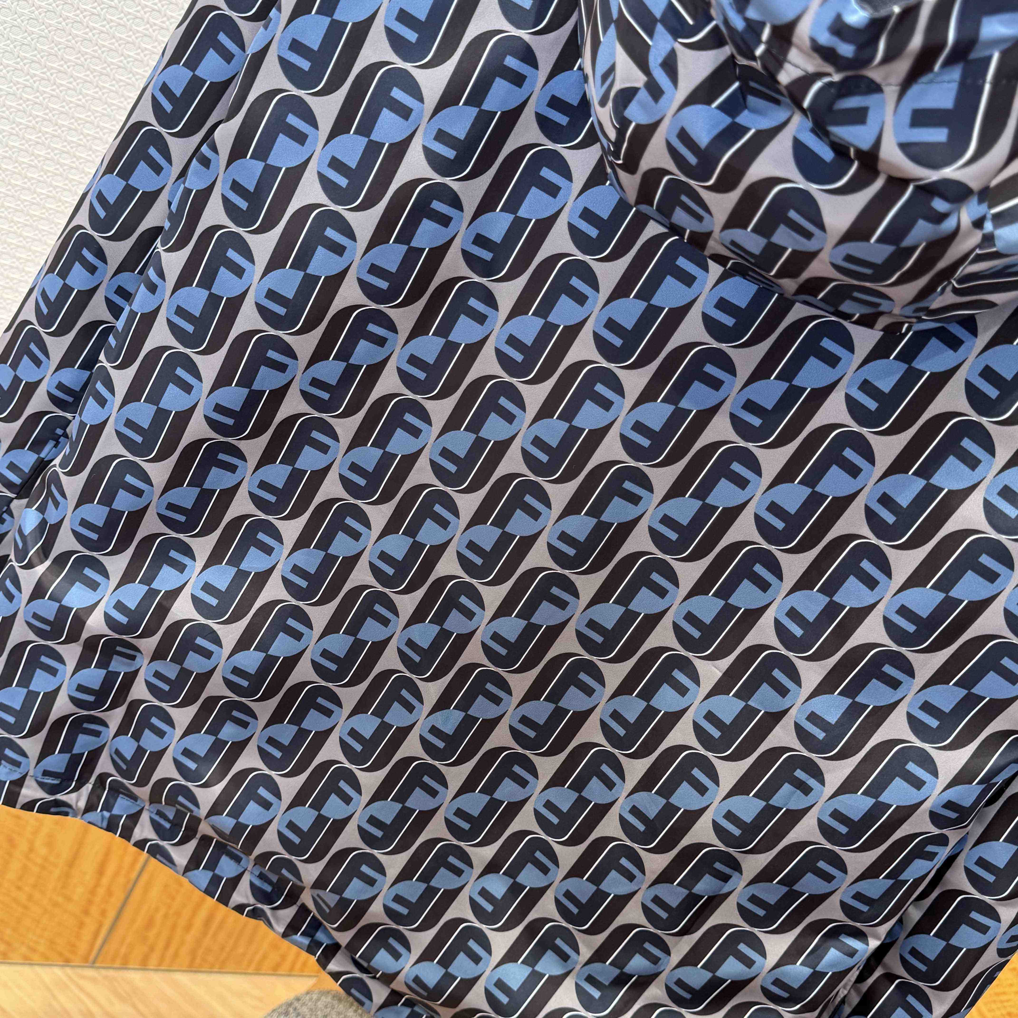 Fendi Men's Reversible Nylon Windbreaker - DesignerGu