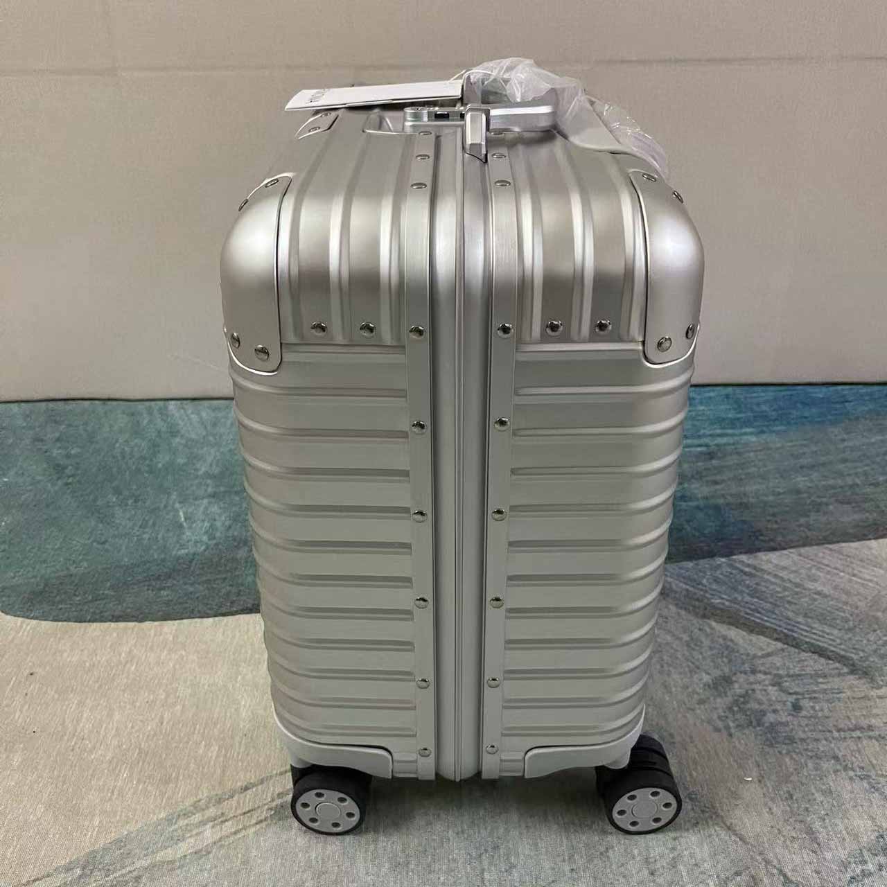 Rimowa Luggage    - DesignerGu