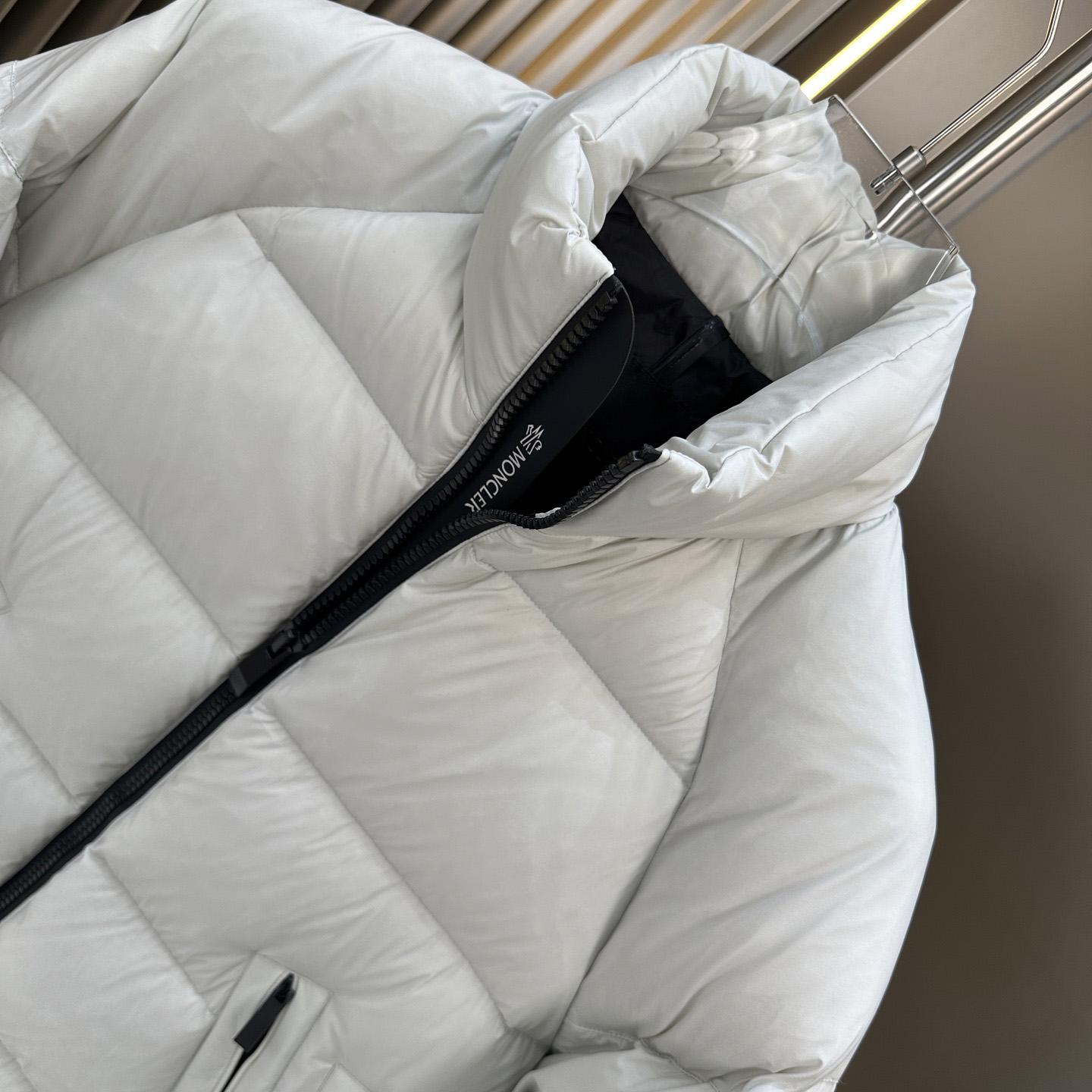Moncler Short Down Jacket - DesignerGu
