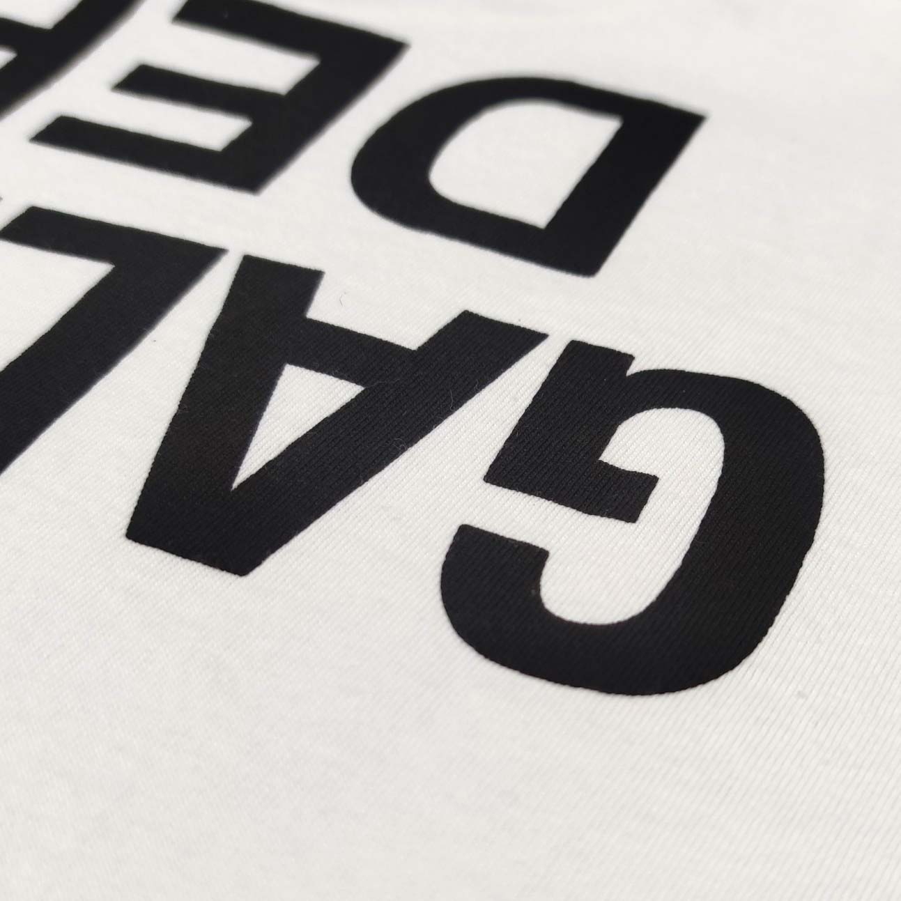 Gallery Dept Tee White Black Used Small - DesignerGu