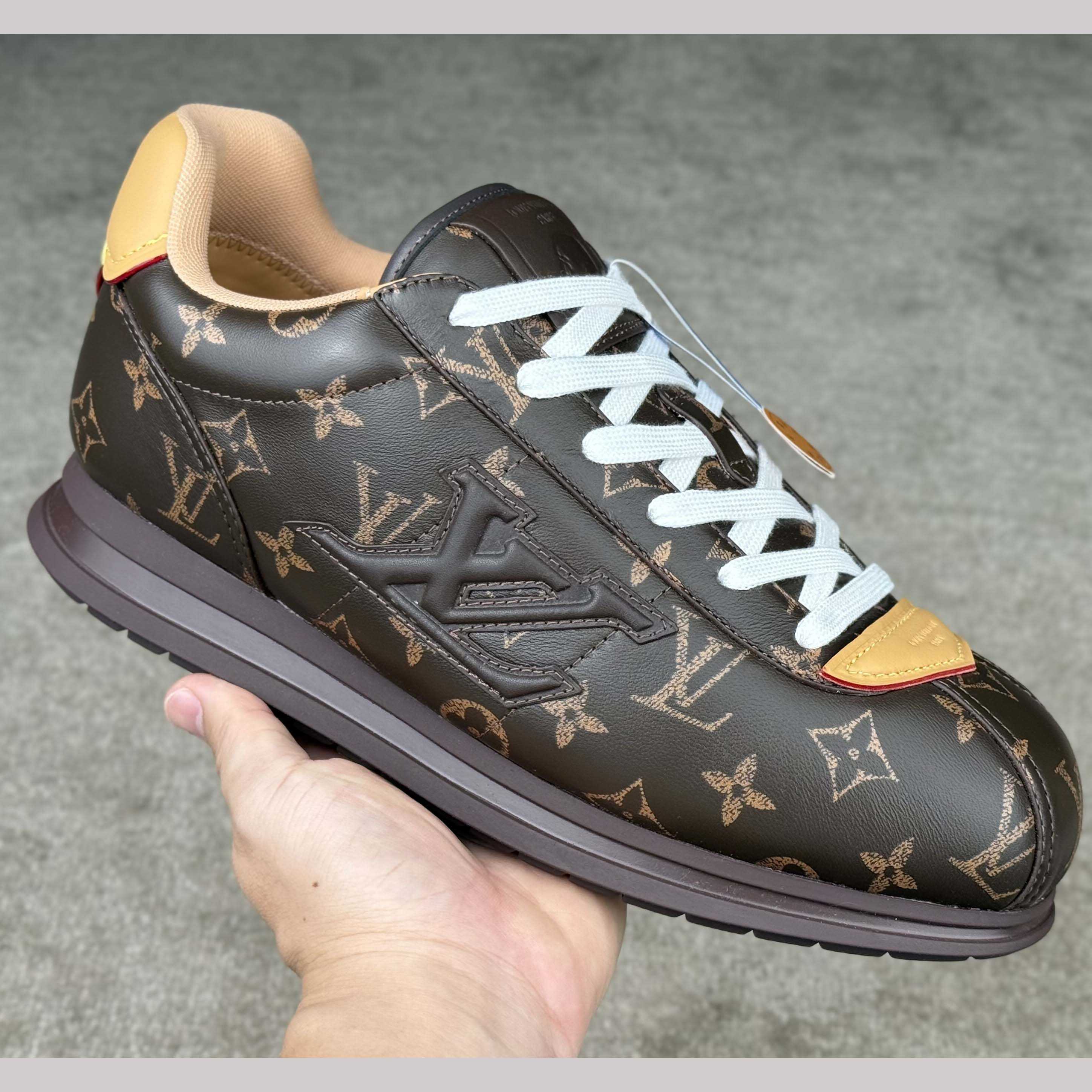 Louis Vuitton LV BUTTERSOFT Sneaker    1AIKVD - DesignerGu