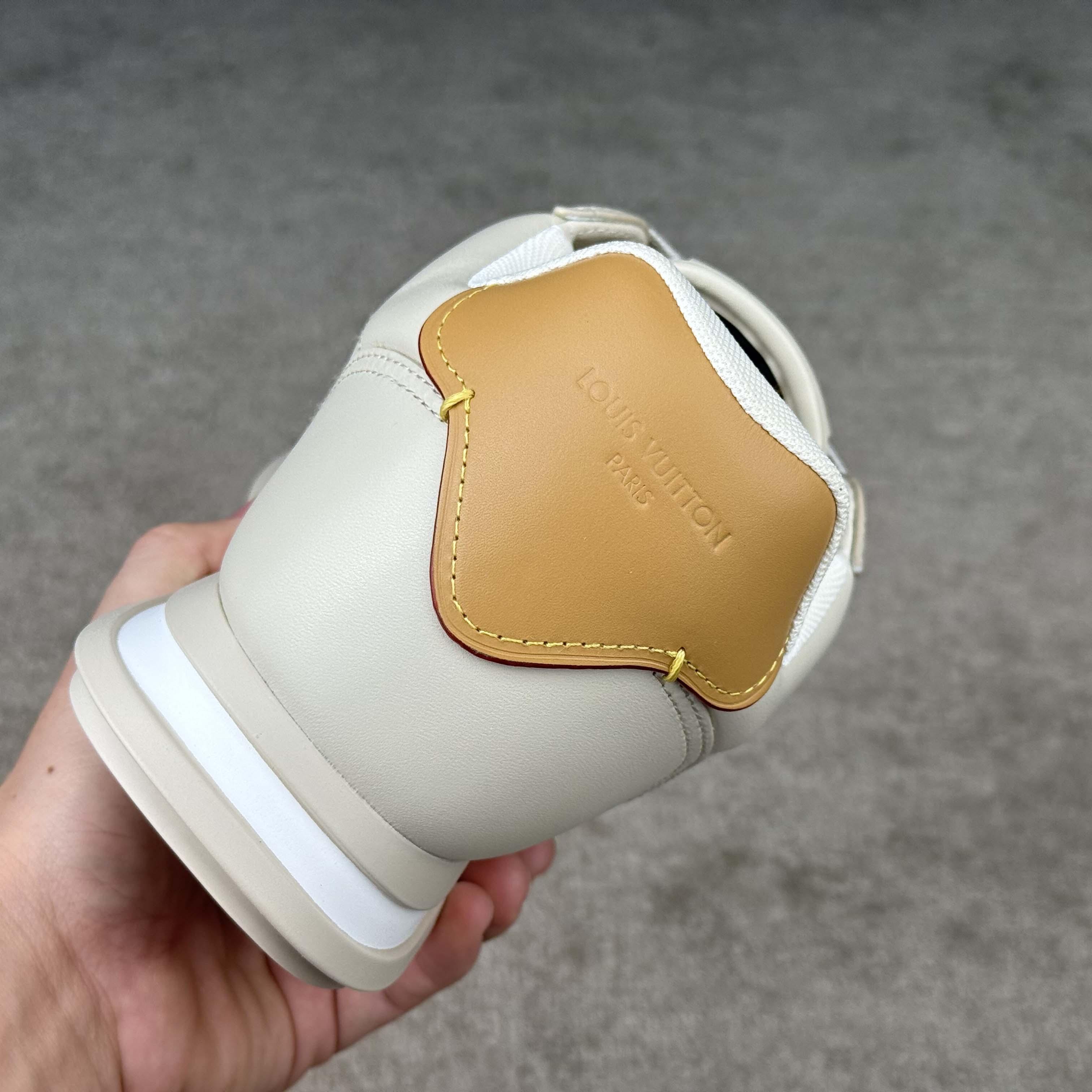 Louis Vuitton LV BUTTERSOFT Sneaker    1AIKF4 - DesignerGu