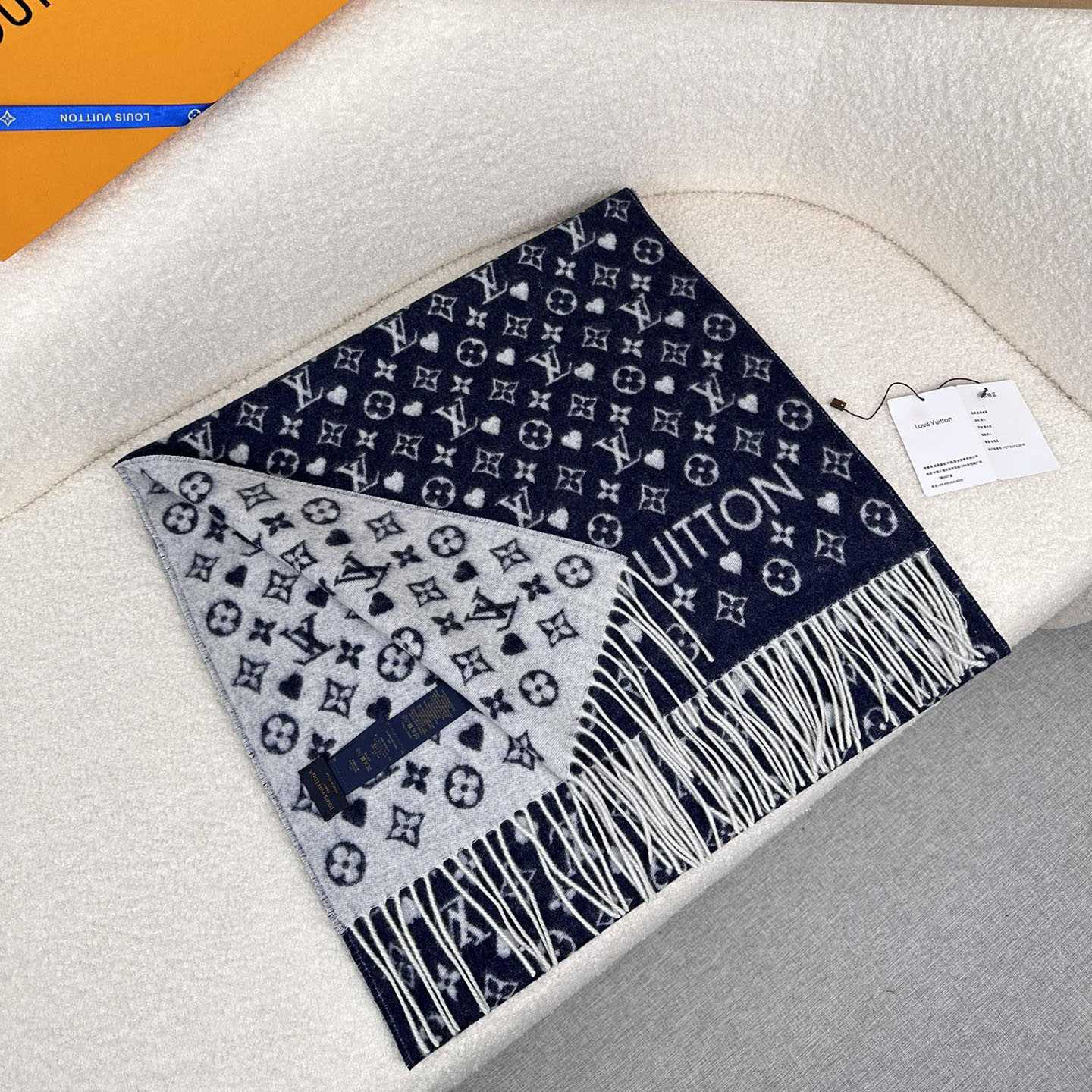 Louis Vuitton Game On Scarf   45*180cm - DesignerGu