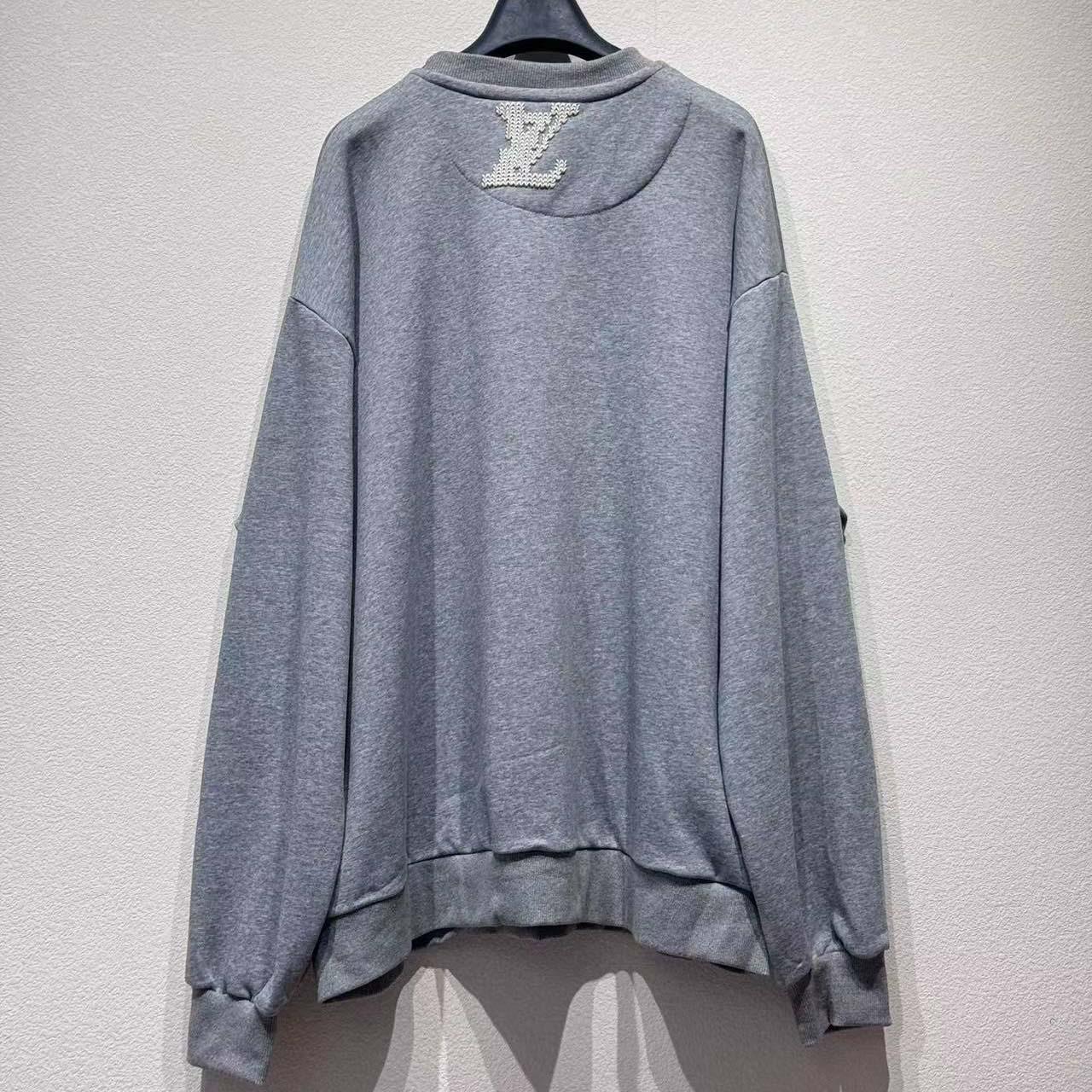 Louis Vuitton Embroidered Signature Sweatshirt   1AIKCO - DesignerGu