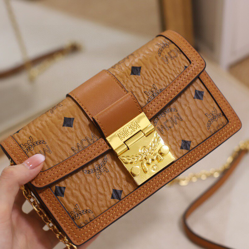 MCM Tracy Crossbody In Visetos （11x 18.5 x 5cm） - DesignerGu