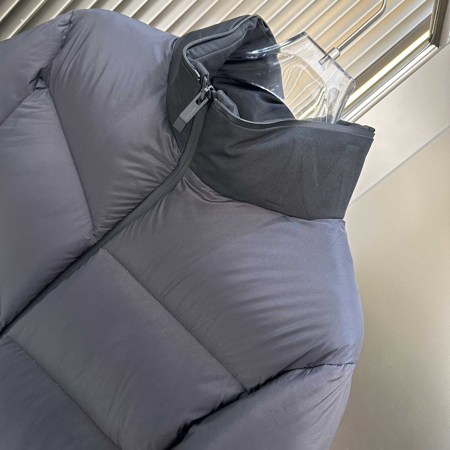 Moncler Forez Hooded Short Down Jacket - DesignerGu