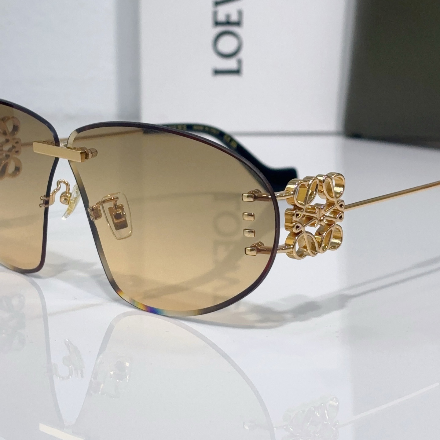 Loewe LW40048U Sunglasses  - DesignerGu