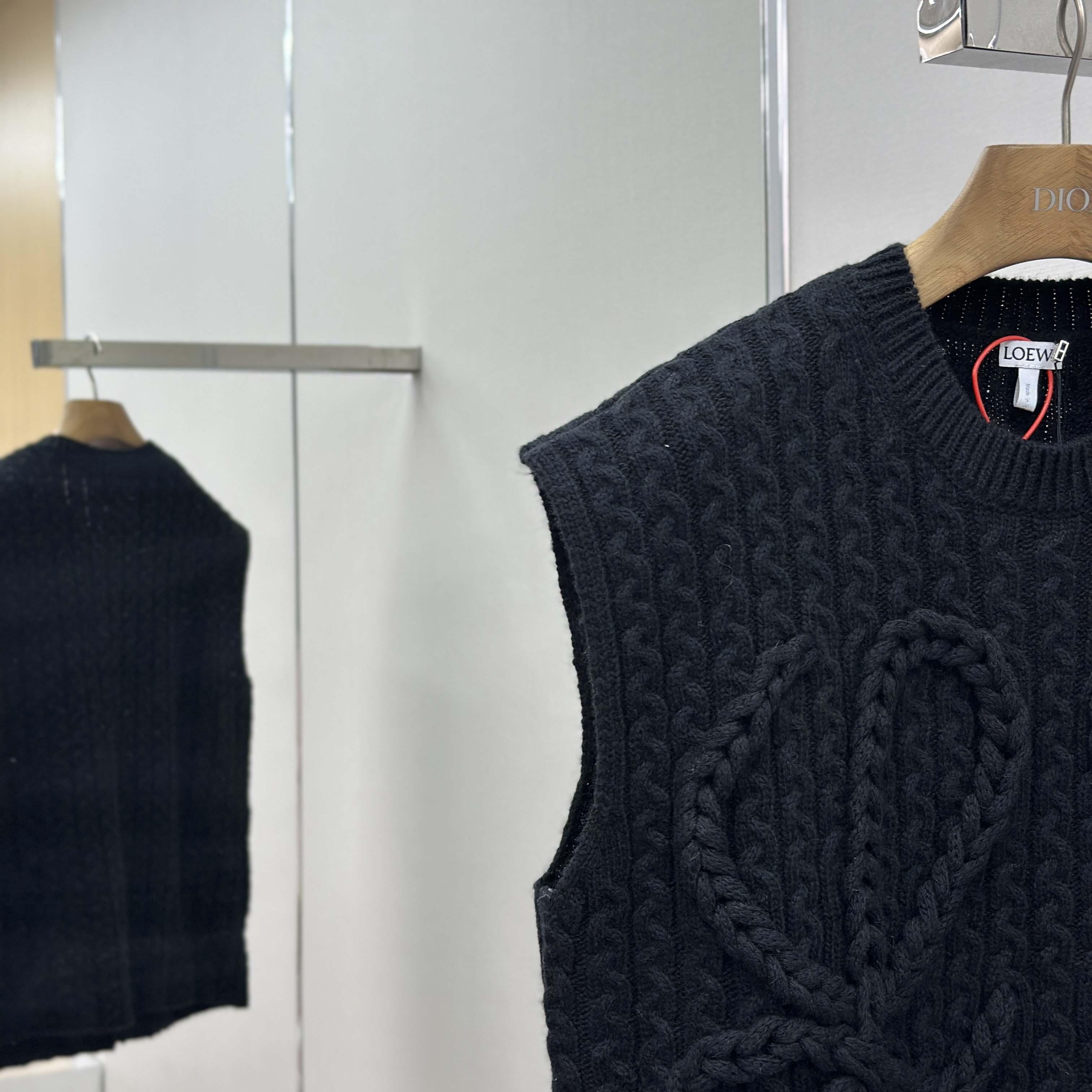 Loewe Vest In Wool - DesignerGu