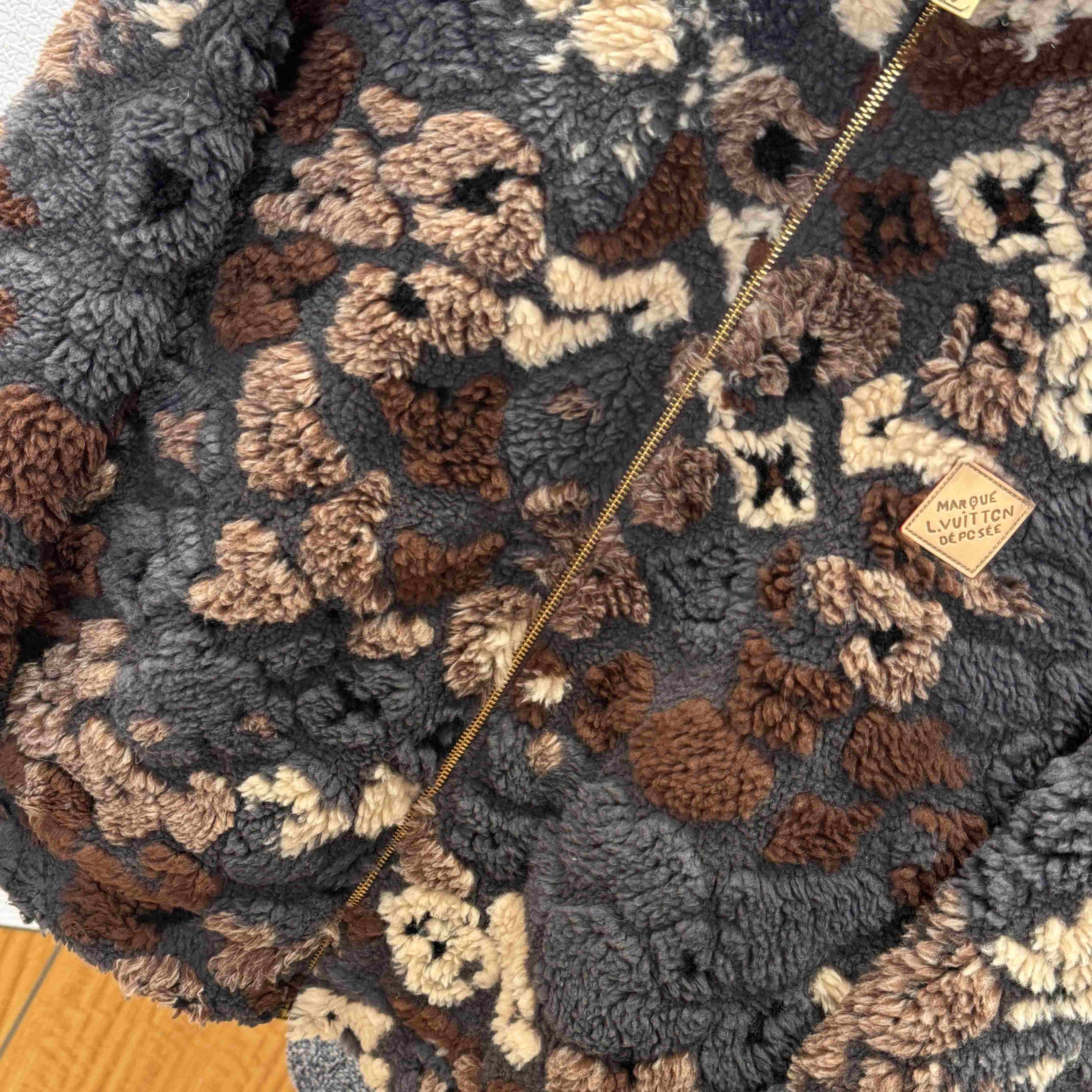 Louis Vuitton Reversible Fleece Blouson   1AIMJS - DesignerGu