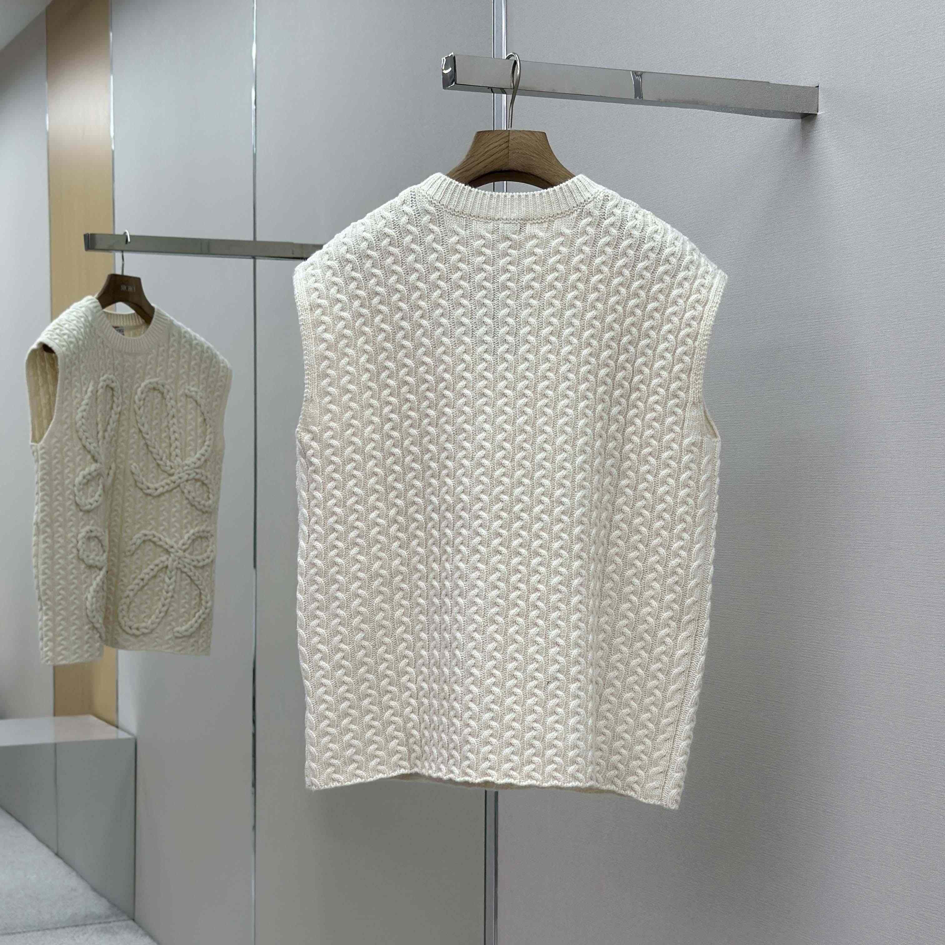 Loewe Vest In Wool - DesignerGu