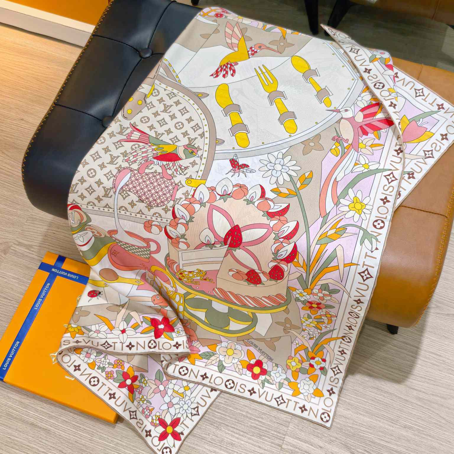 Louis Vuitton Picnic Square 90   M96355 - DesignerGu