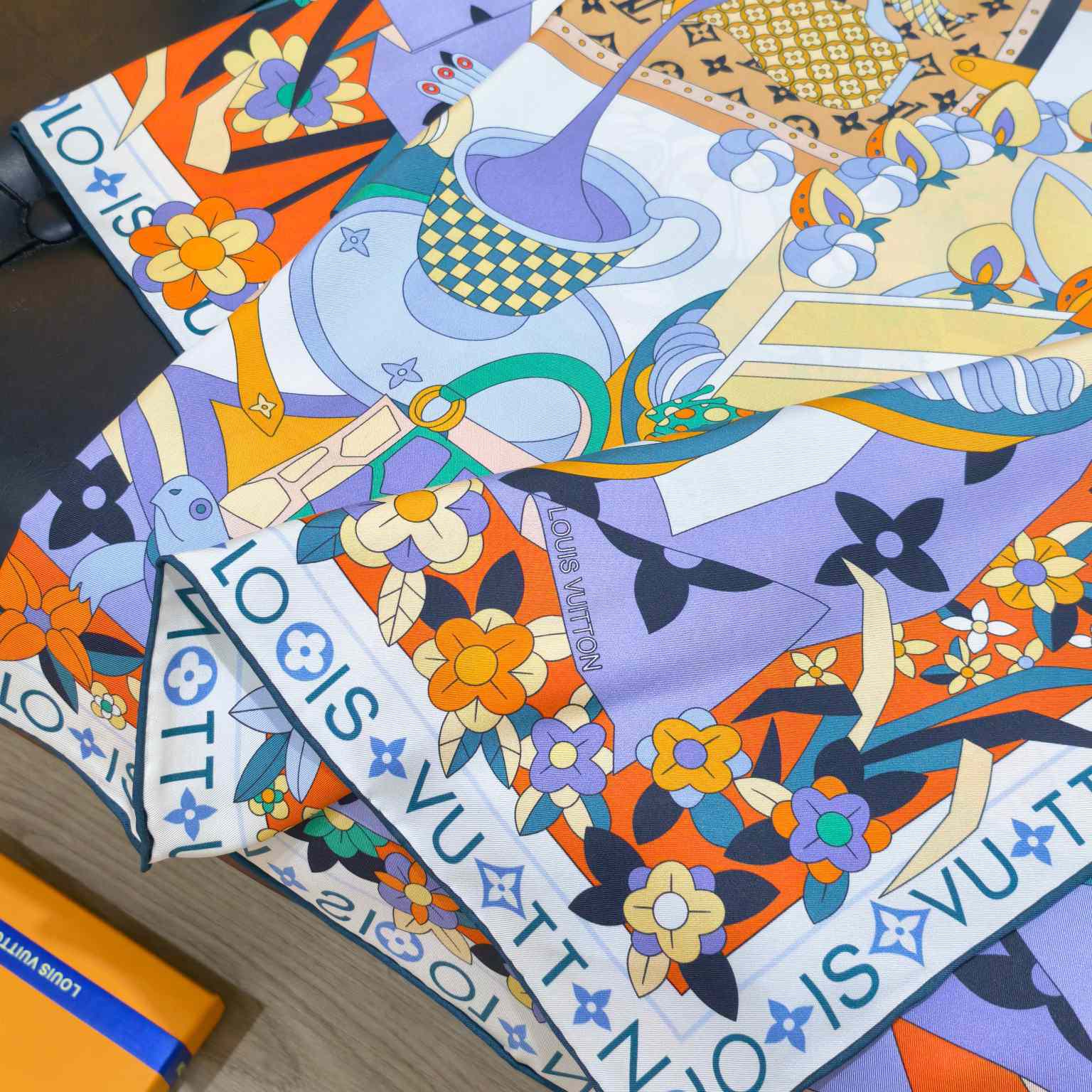 Louis Vuitton Picnic Square 90   M96354 - DesignerGu