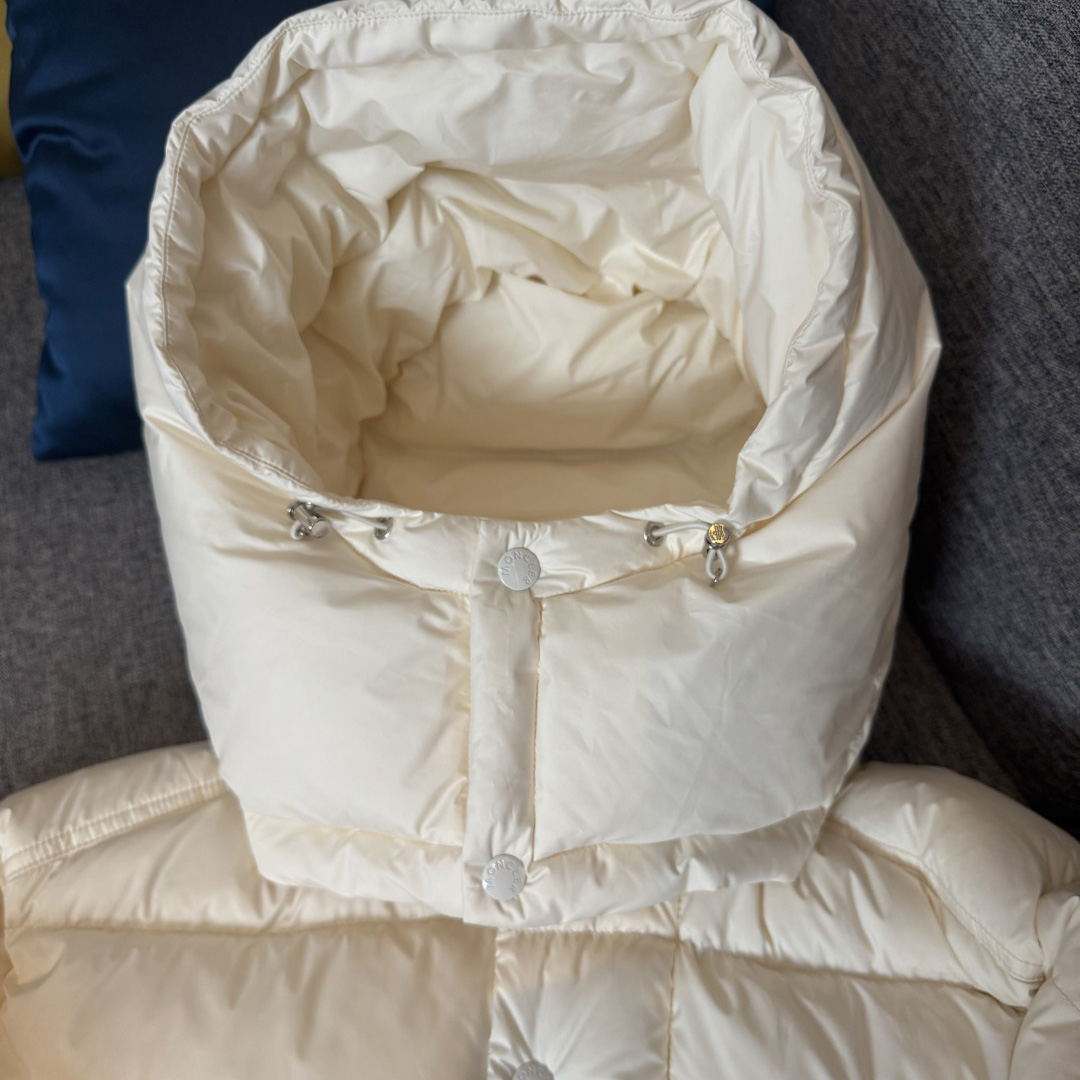 Moncler Maya 70 Hooded Short Down Jacket - DesignerGu