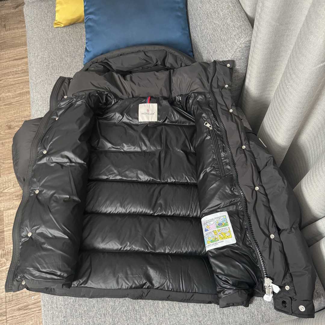 Moncler Maya 70 Hooded Short Down Jacket - DesignerGu