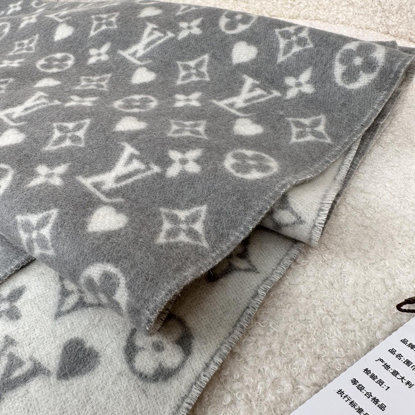 Louis Vuitton Game On Scarf   45*180cm - DesignerGu