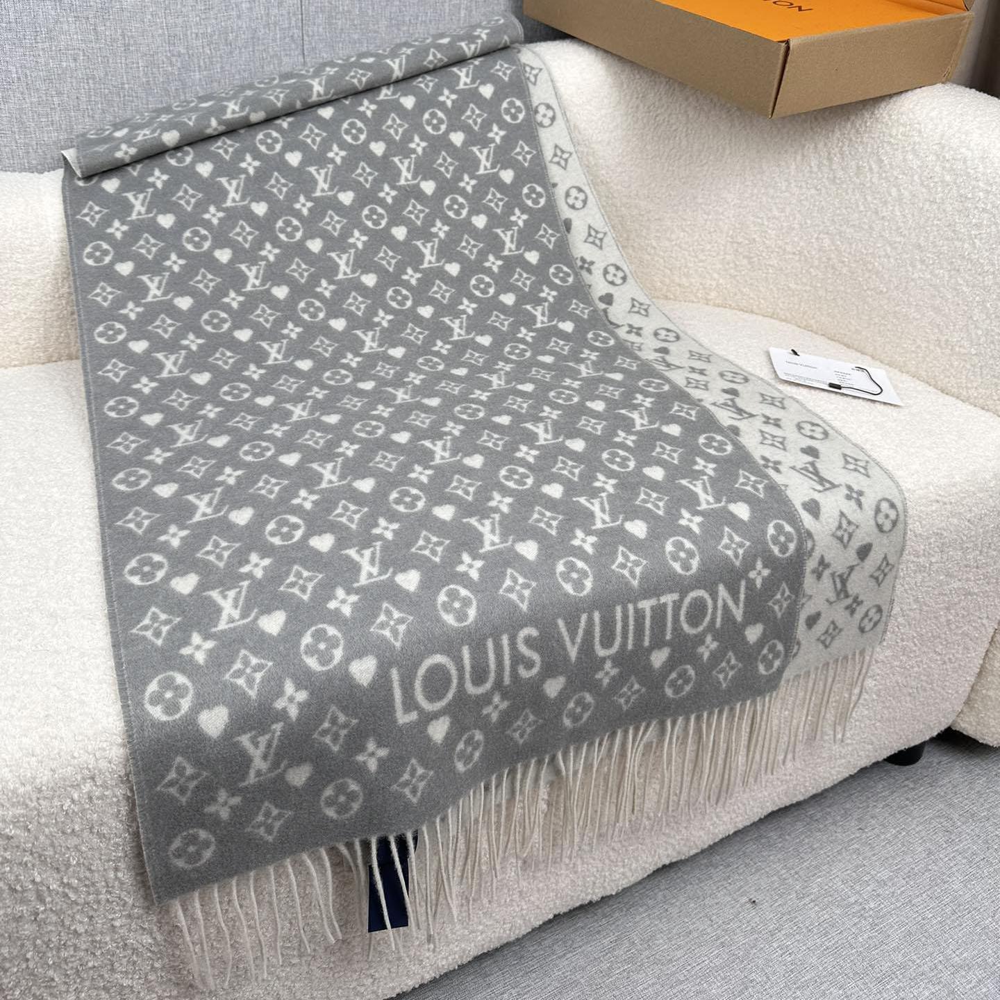 Louis Vuitton Game On Scarf   45*180cm - DesignerGu