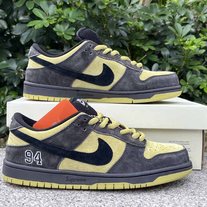 Supreme x Nike SB Dunk Low   HQ8487-300 - DesignerGu