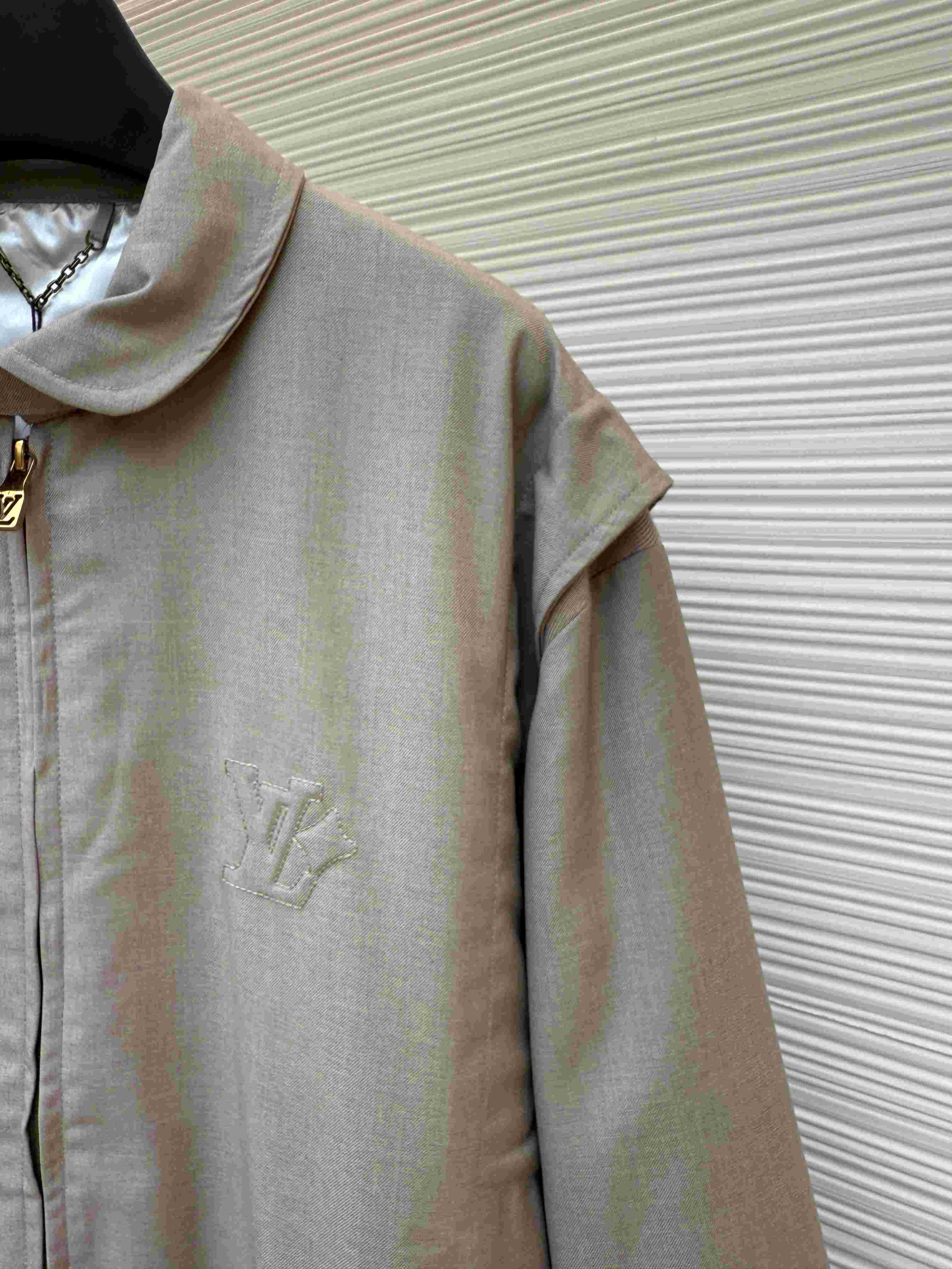 Louis Vuitton Tailored Bomber   1AHV61 - DesignerGu