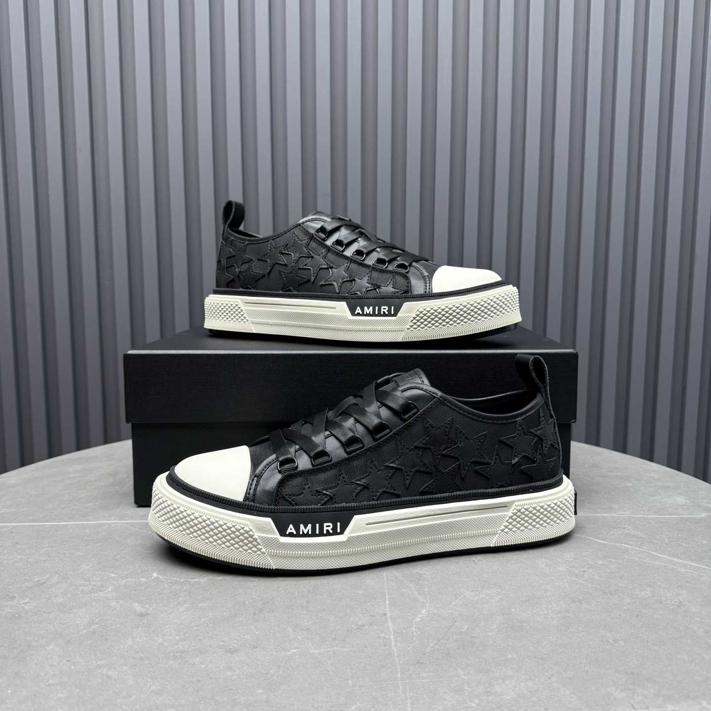 Amiri Stars Low Sneakers - DesignerGu