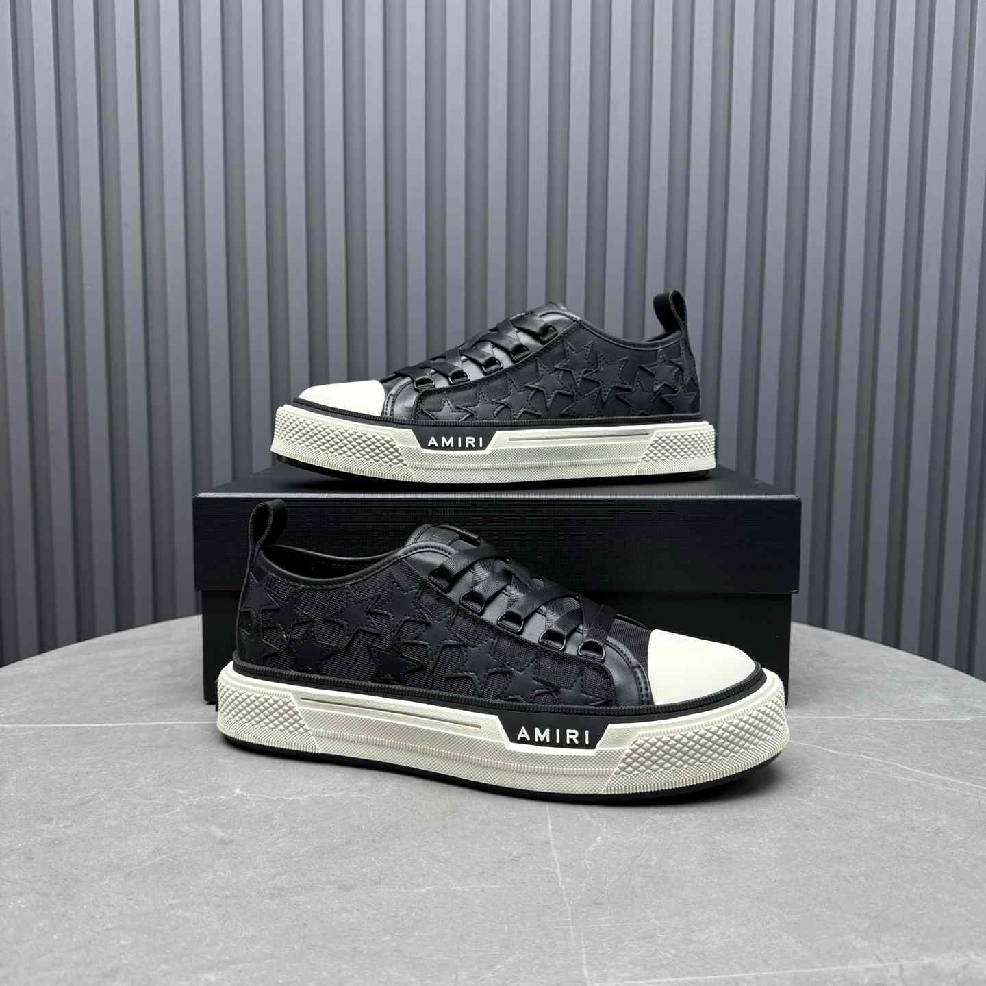 Amiri Stars Low Sneakers - DesignerGu