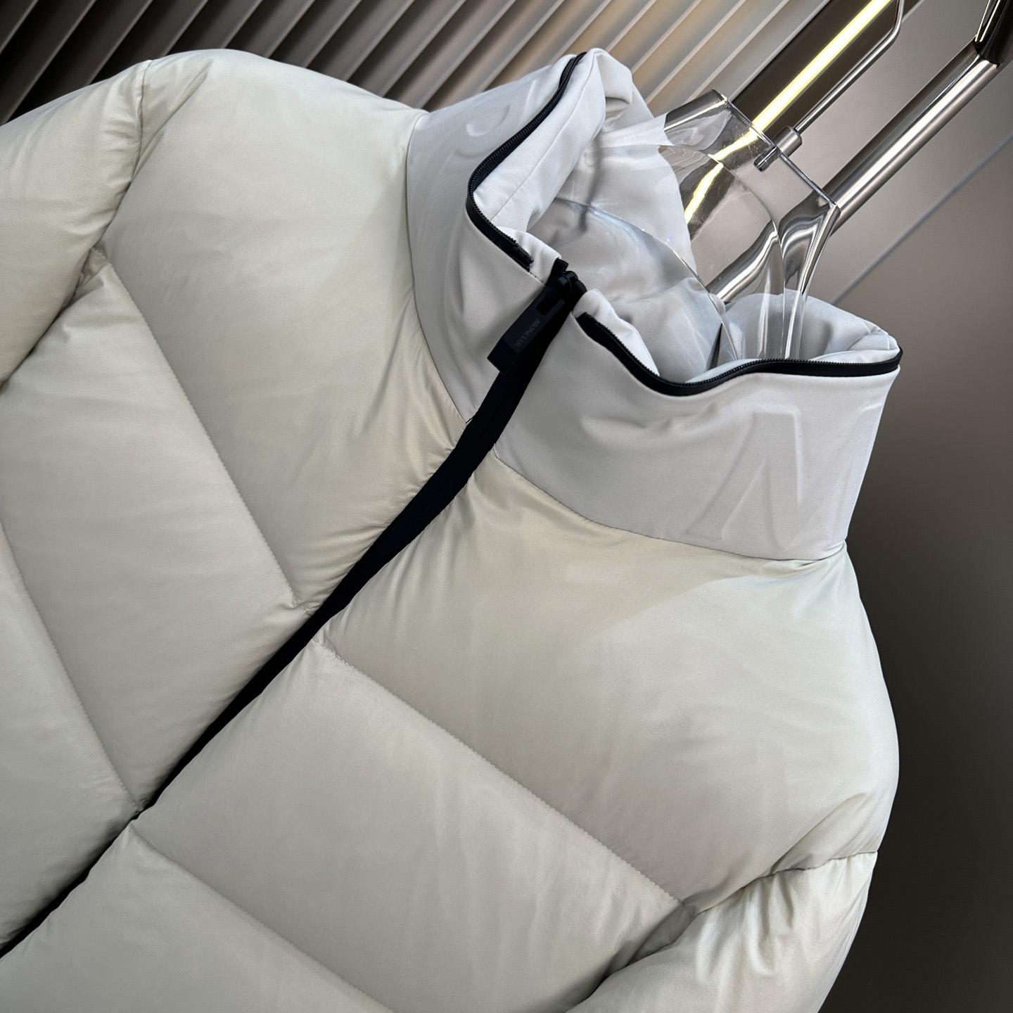 Moncler Forez Hooded Short Down Jacket - DesignerGu