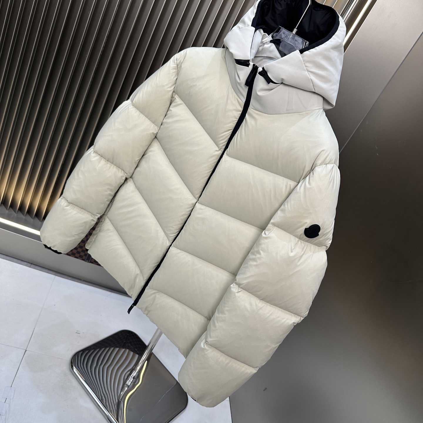 Moncler Forez Hooded Short Down Jacket - DesignerGu