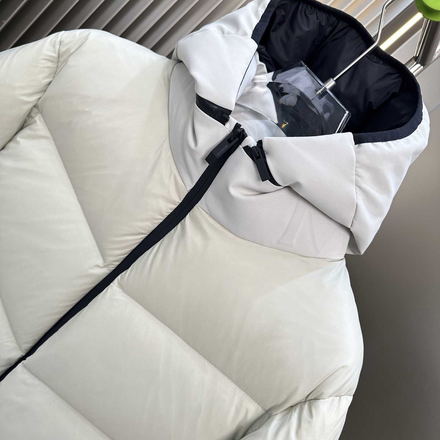 Moncler Forez Hooded Short Down Jacket - DesignerGu