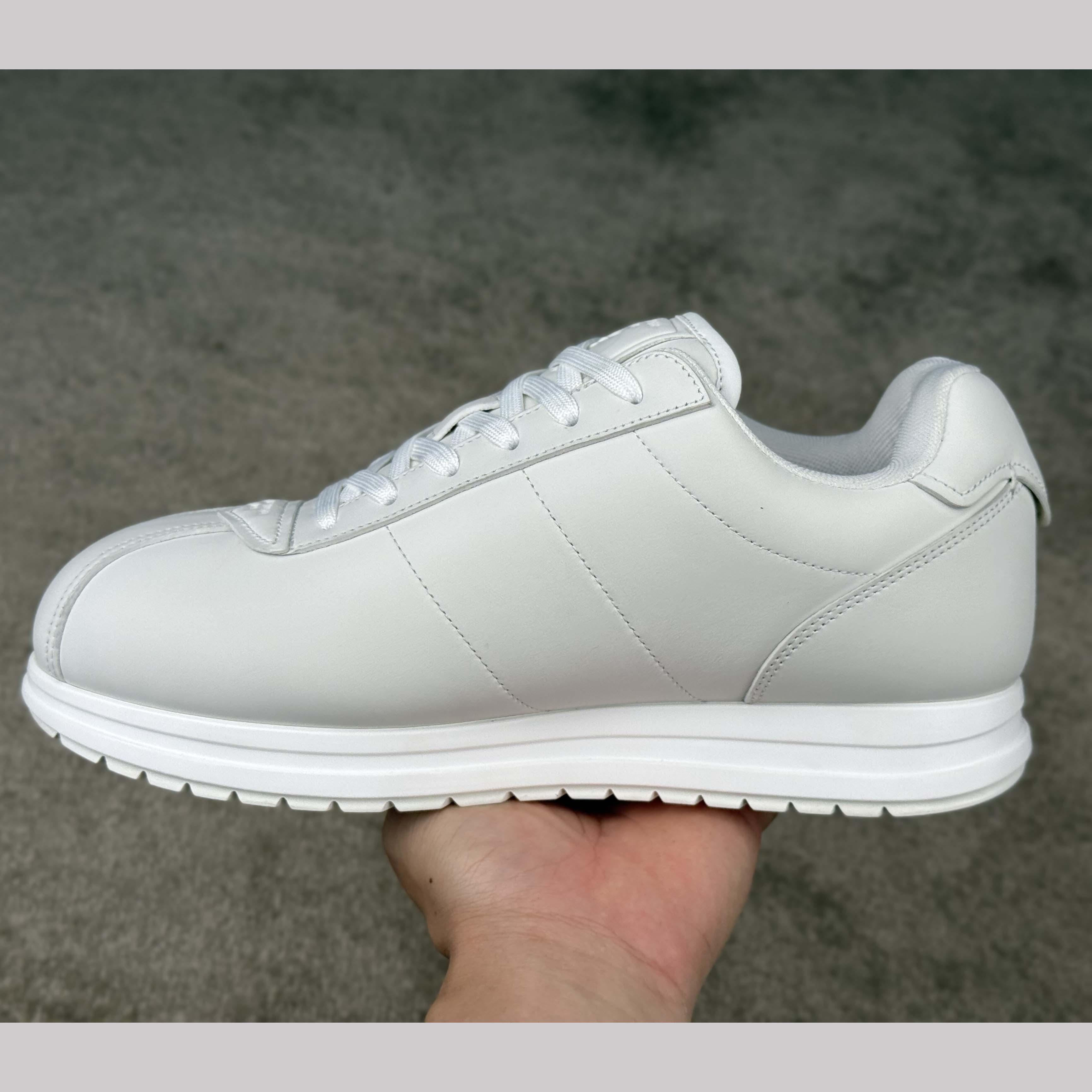 Louis Vuitton LV BUTTERSOFT Sneaker    1AIKDO - DesignerGu