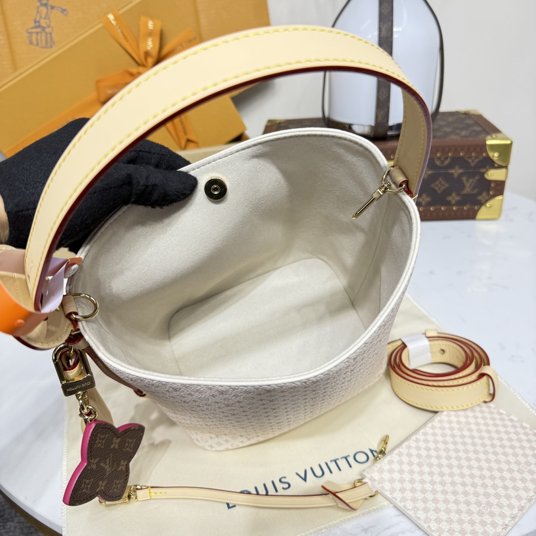 Louis Vuitton All In BB   M15130 - DesignerGu