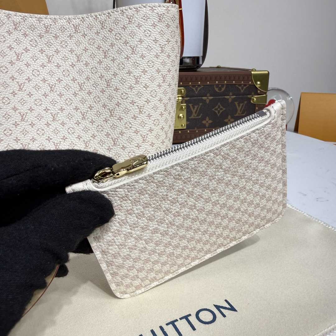 Louis Vuitton All In BB   M15130 - DesignerGu