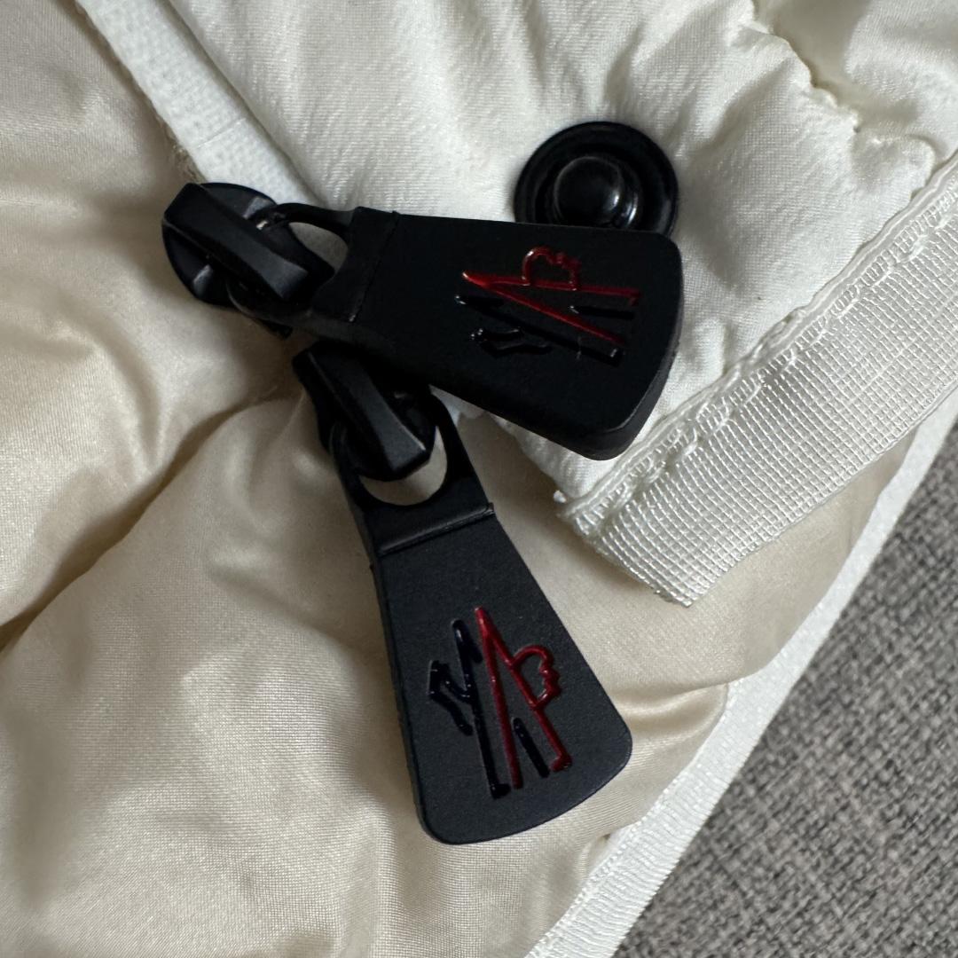 Moncler Grenoble Quilted Puffer Jacket   2519 - DesignerGu